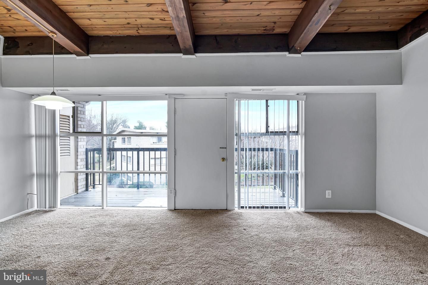 4947 Americana Drive J Or 212