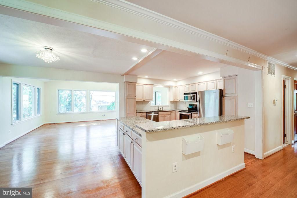 8916 Mangum Place