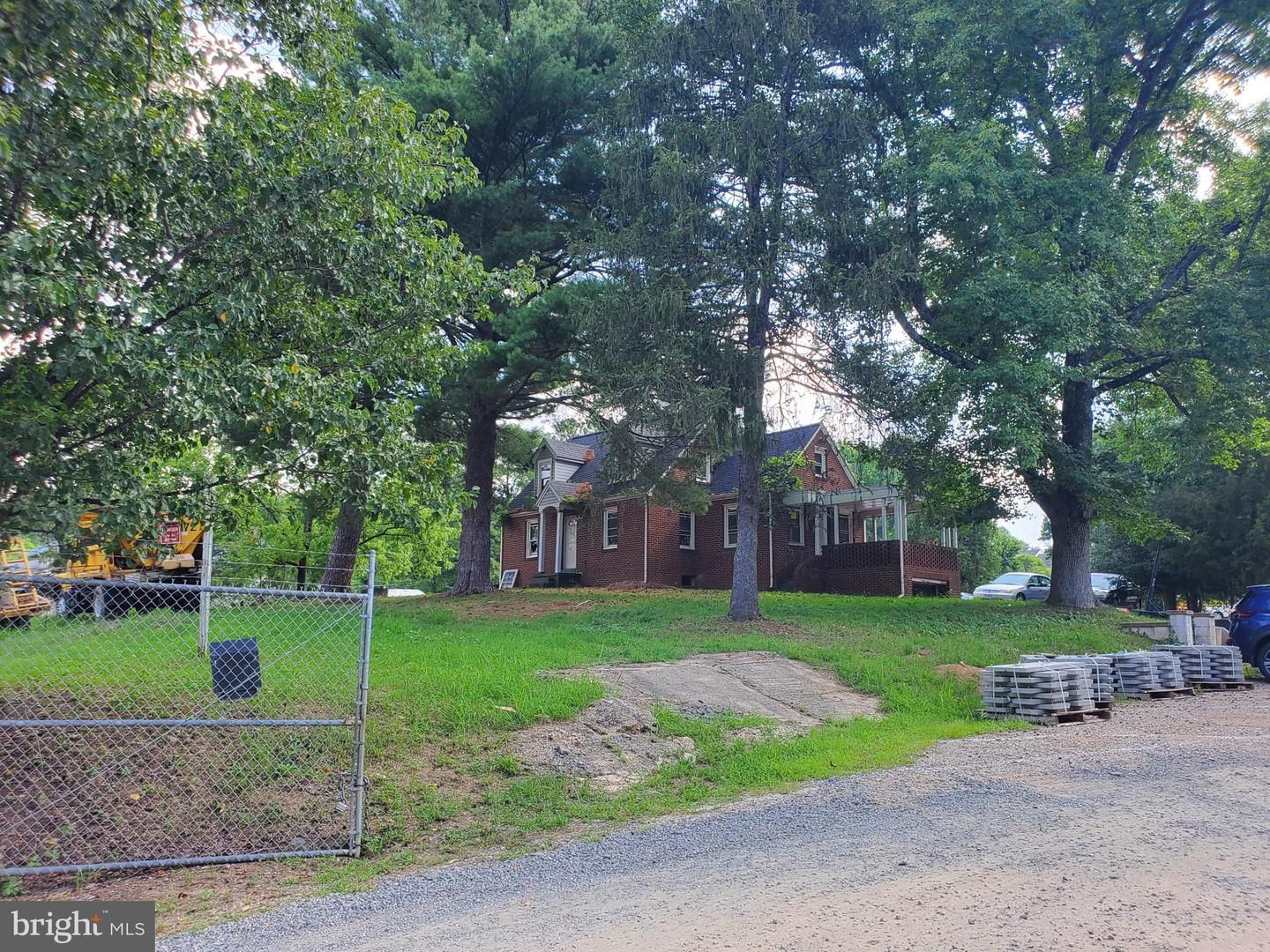 7813 Cinder Bed Road