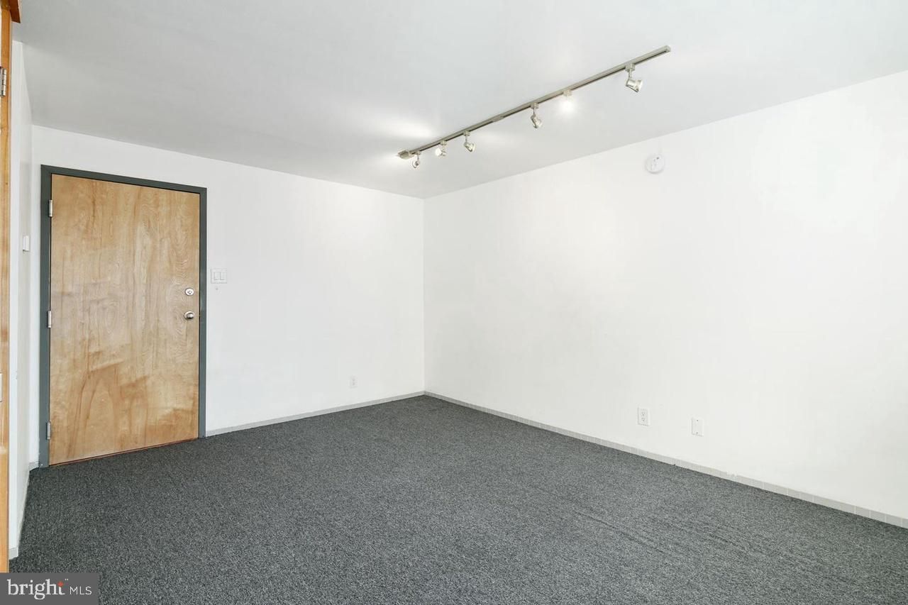 1137 Pine Street 303