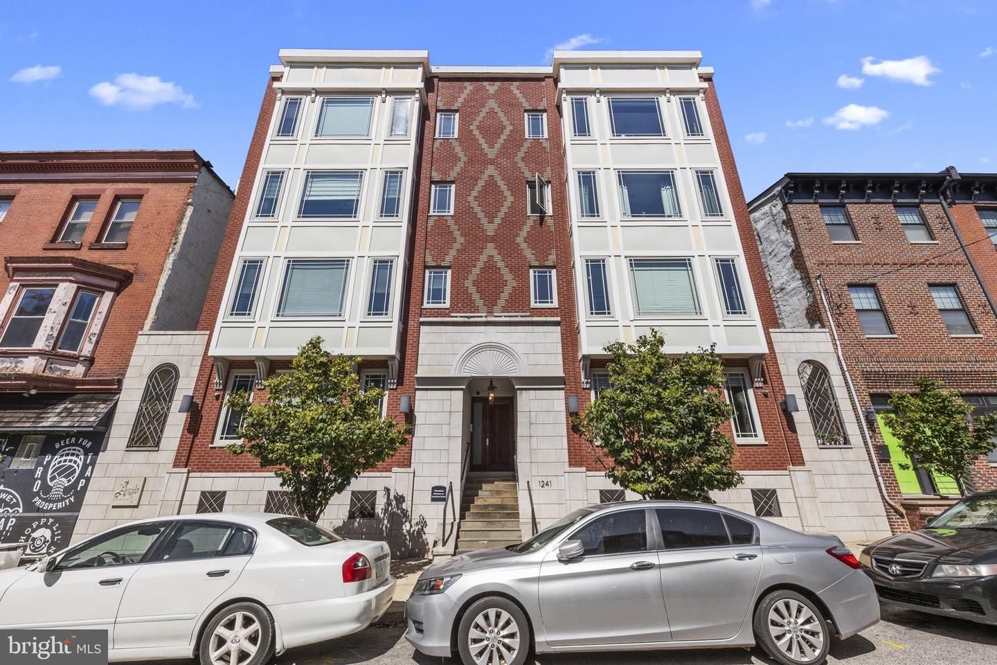 1241 Buttonwood Street 3c