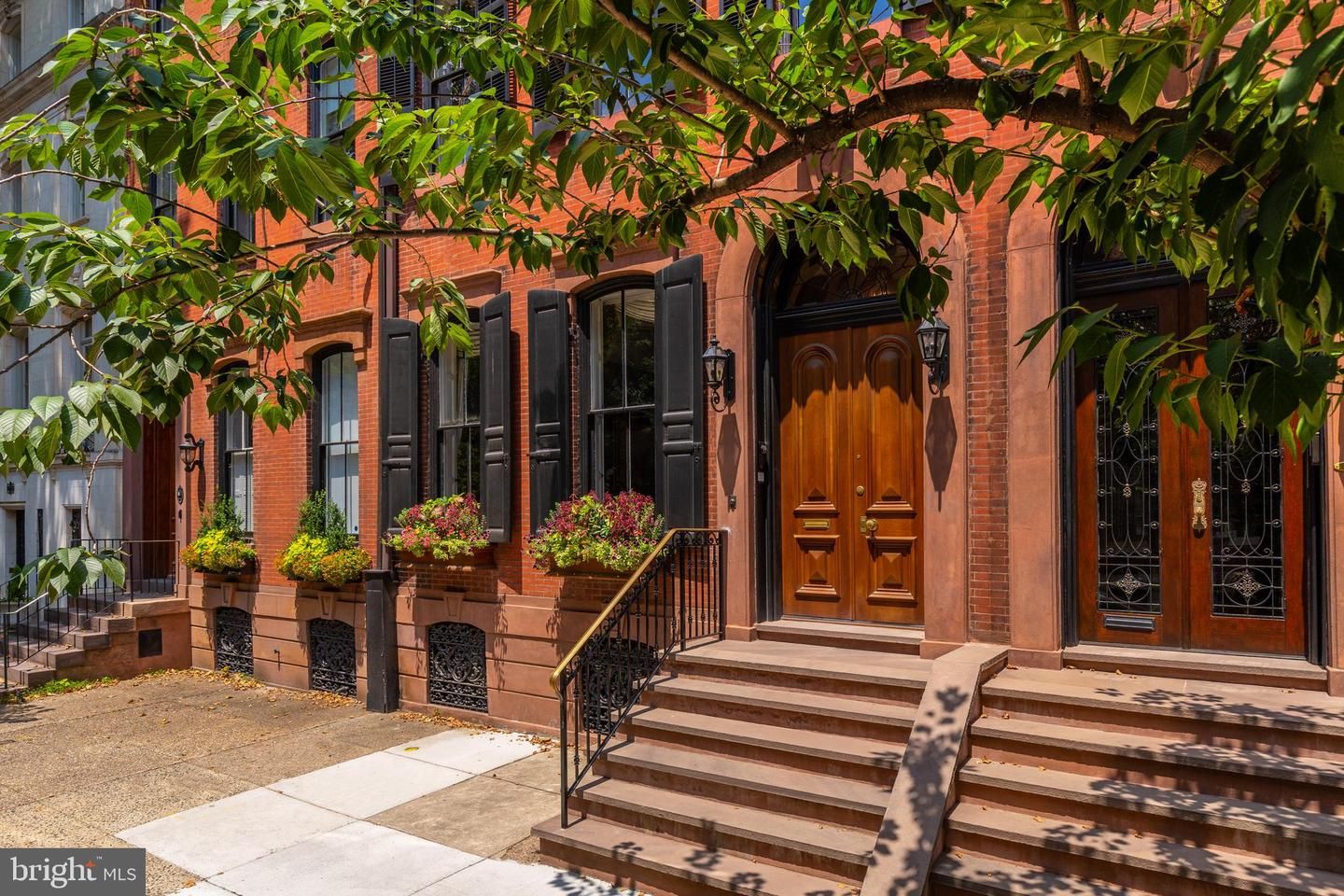 2015 Delancey Place