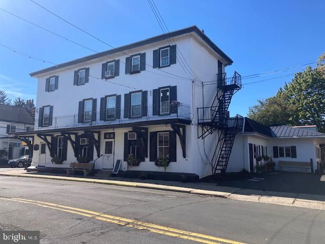 100 W Maple Avenue