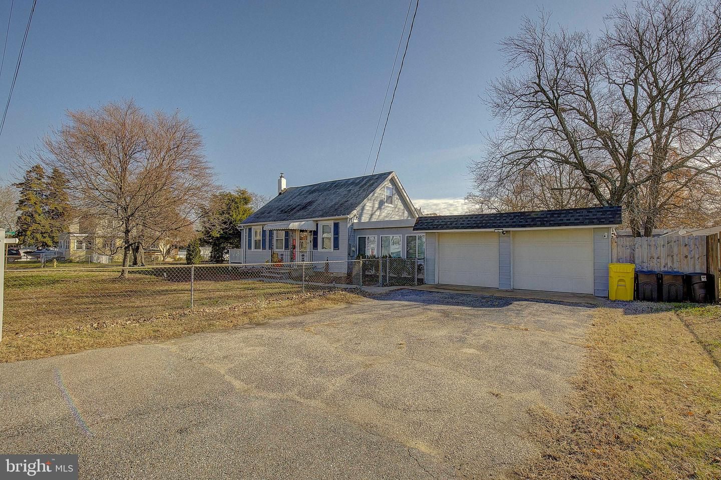 899 Longview Avenue
