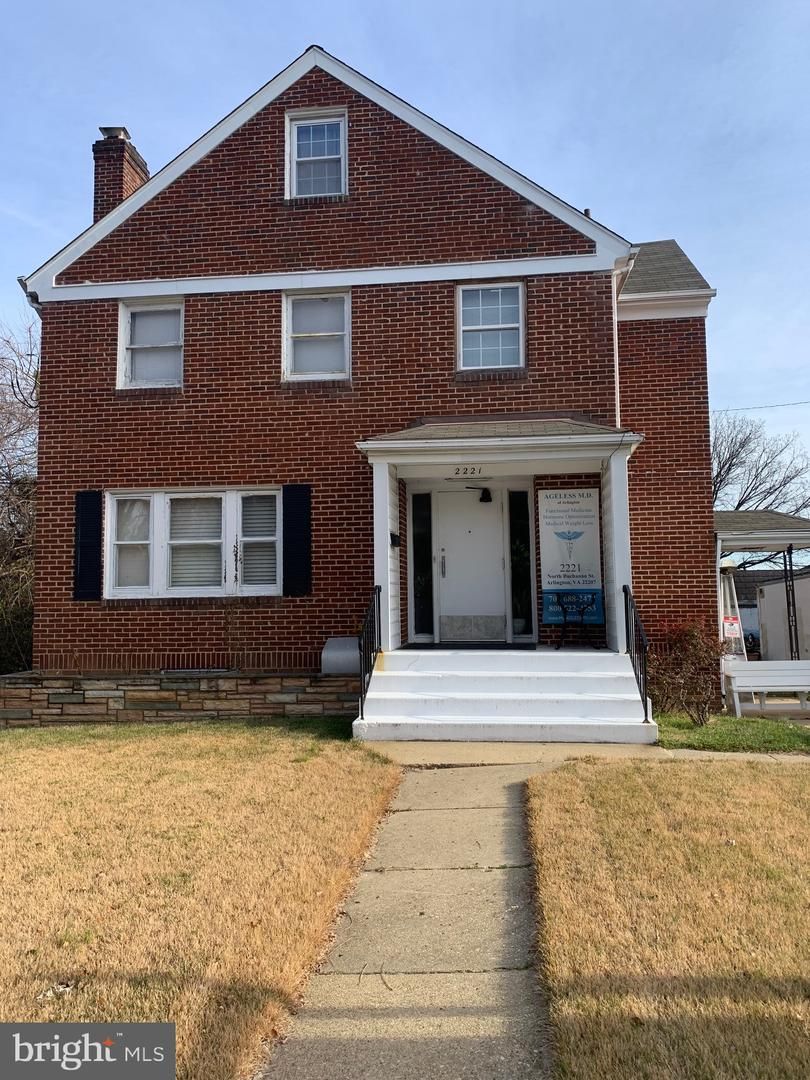 2221 N Buchanan Street