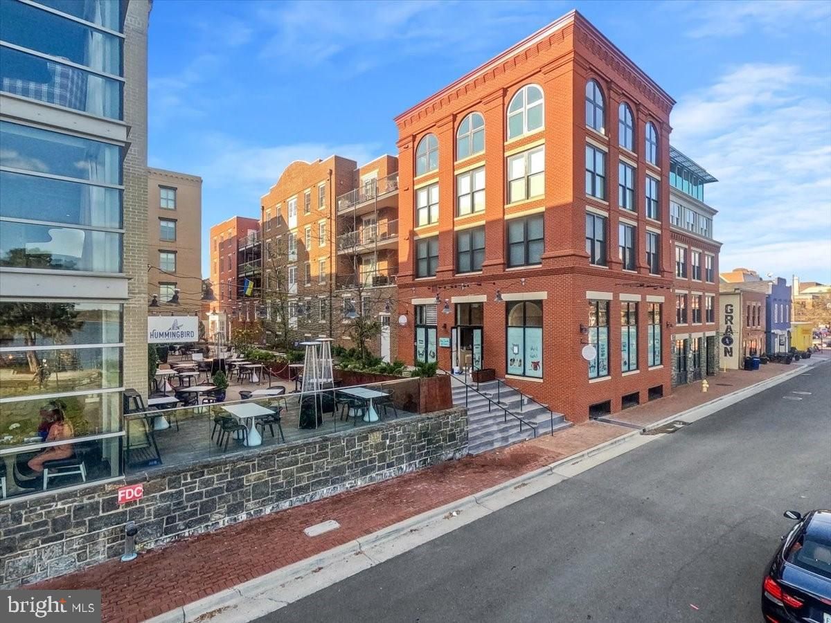 225 Strand Street 504