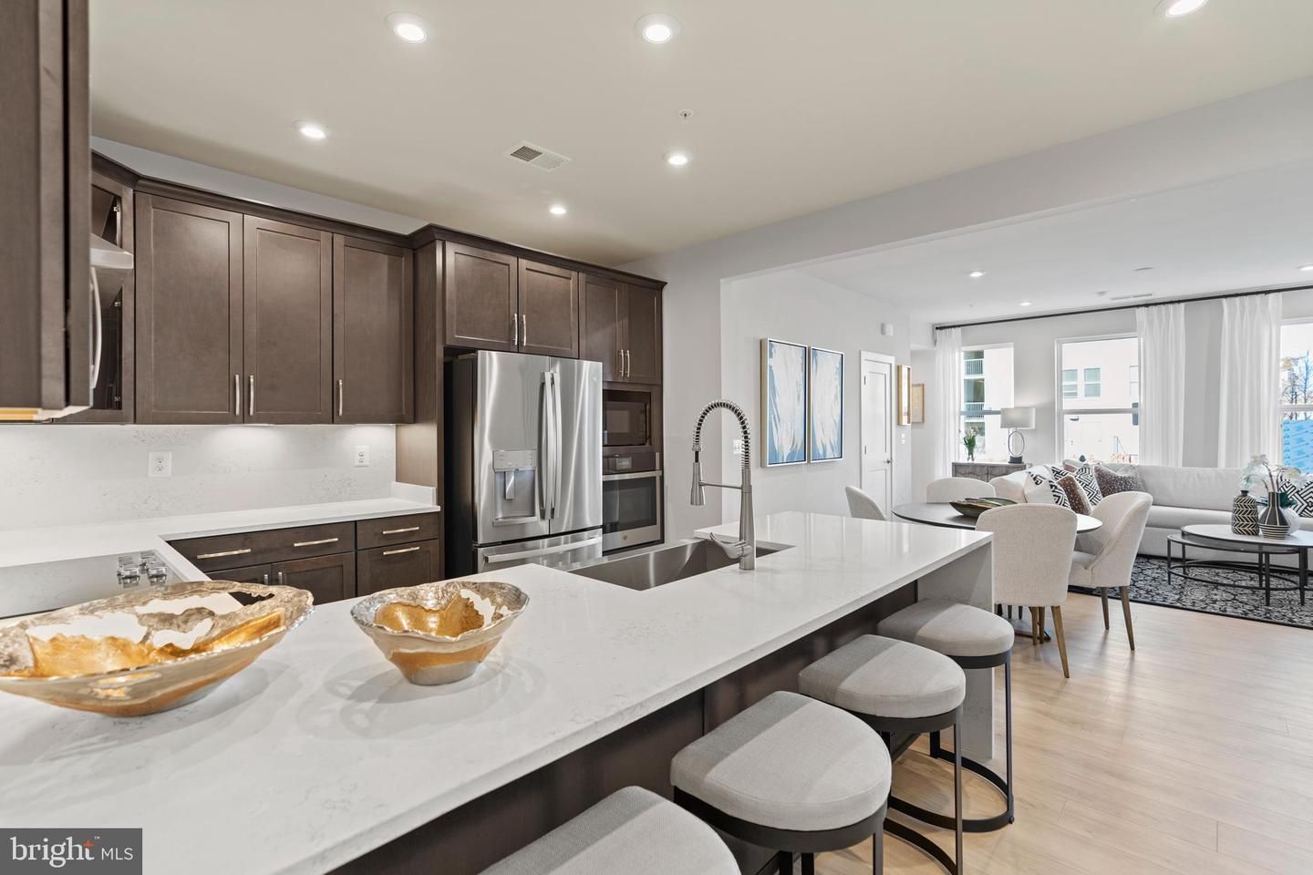 44478 Wolfhound Square