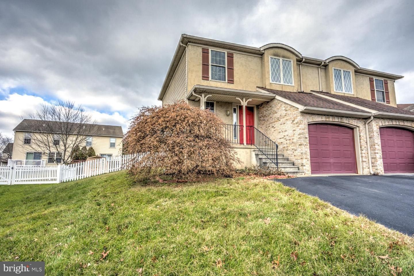 41 Hawk Lane