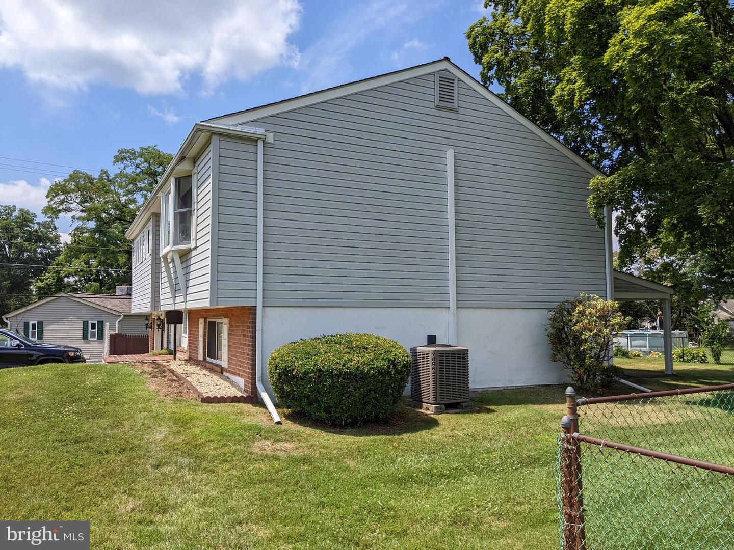 448 Hardman Lane