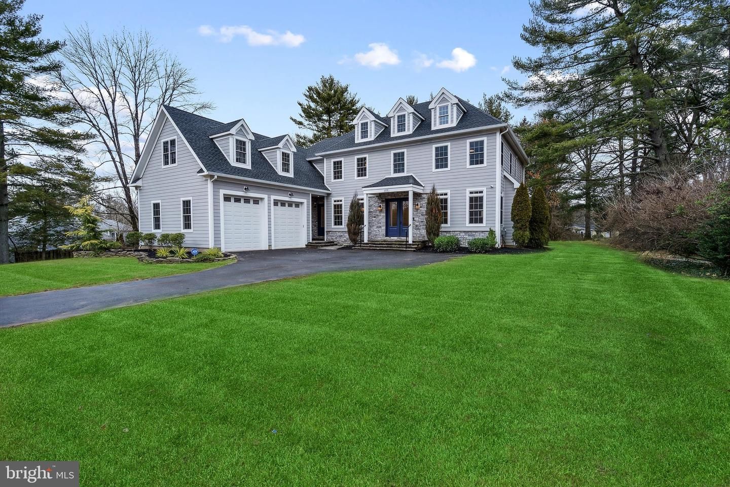 279 Russell Road