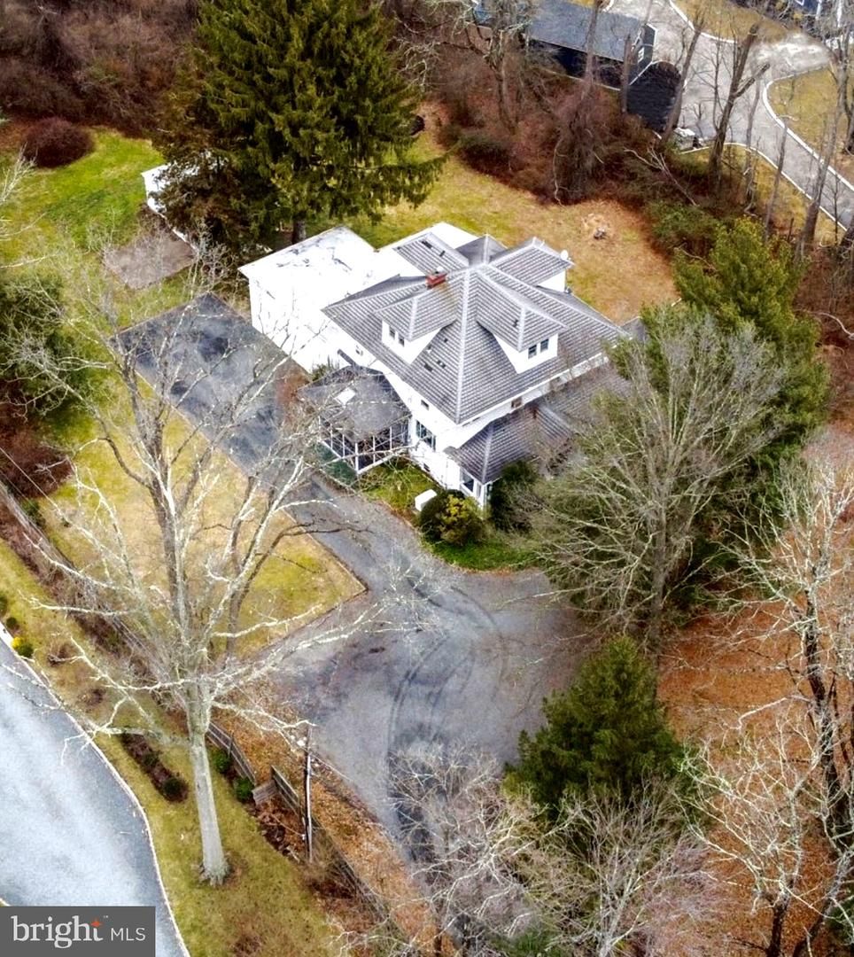 889 Lawrenceville Road