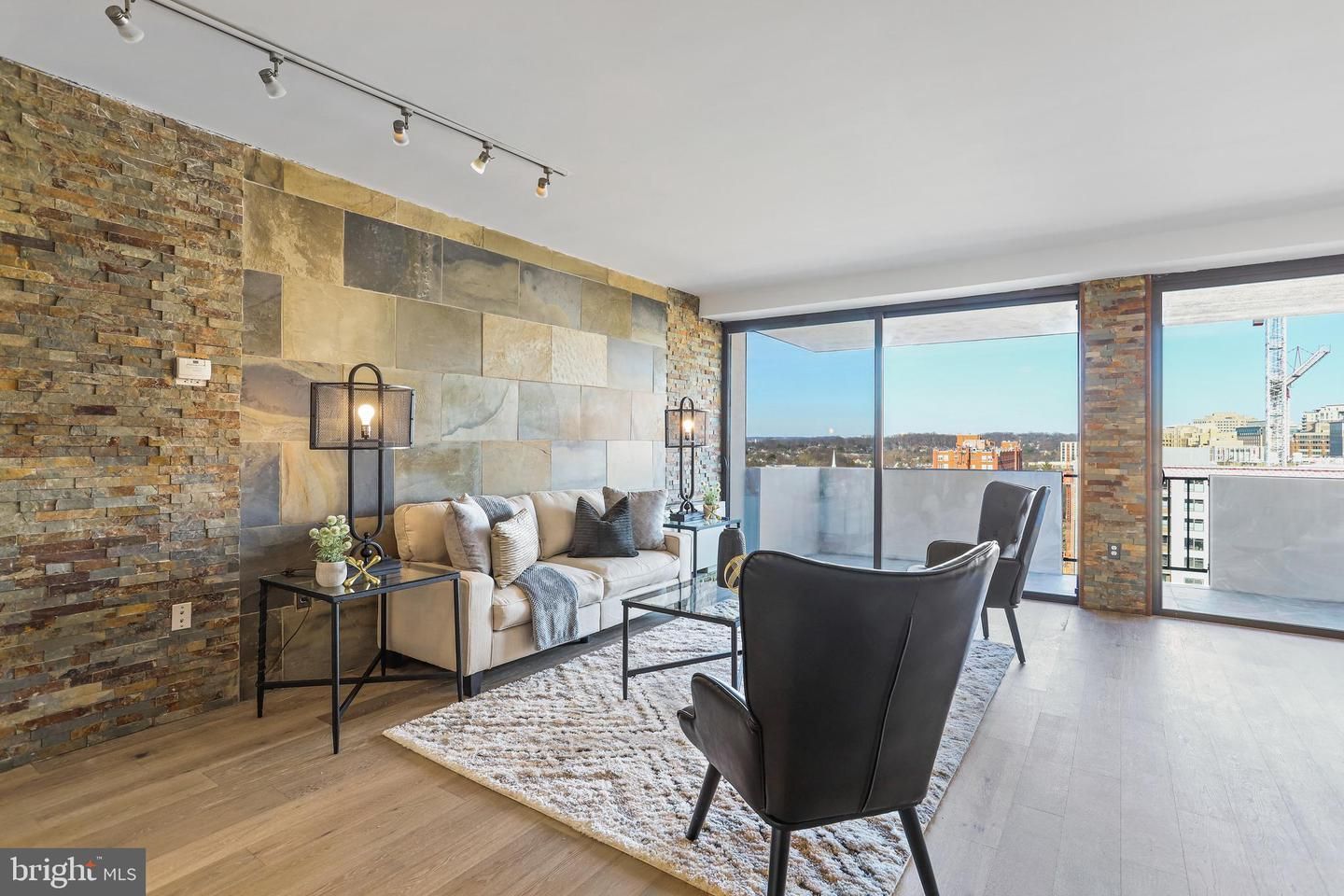 4141 N Henderson Road 1116