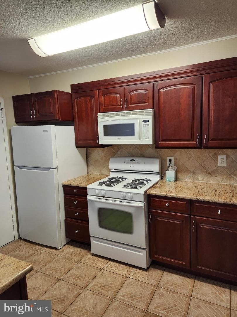1300 Army Navy Drive 625