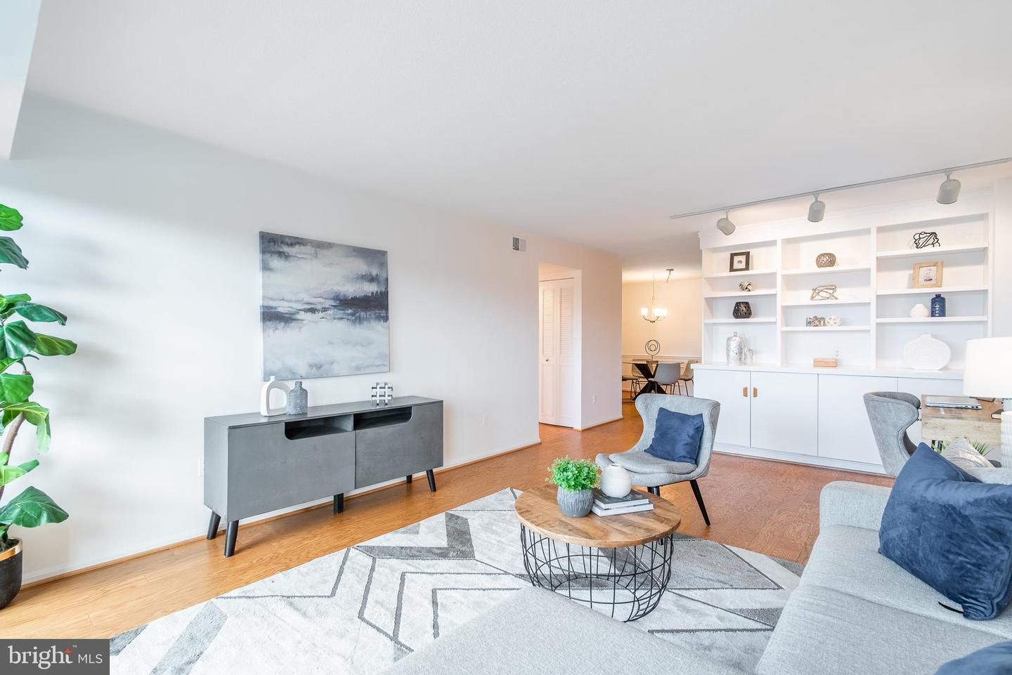 1300 Army Navy Drive 626