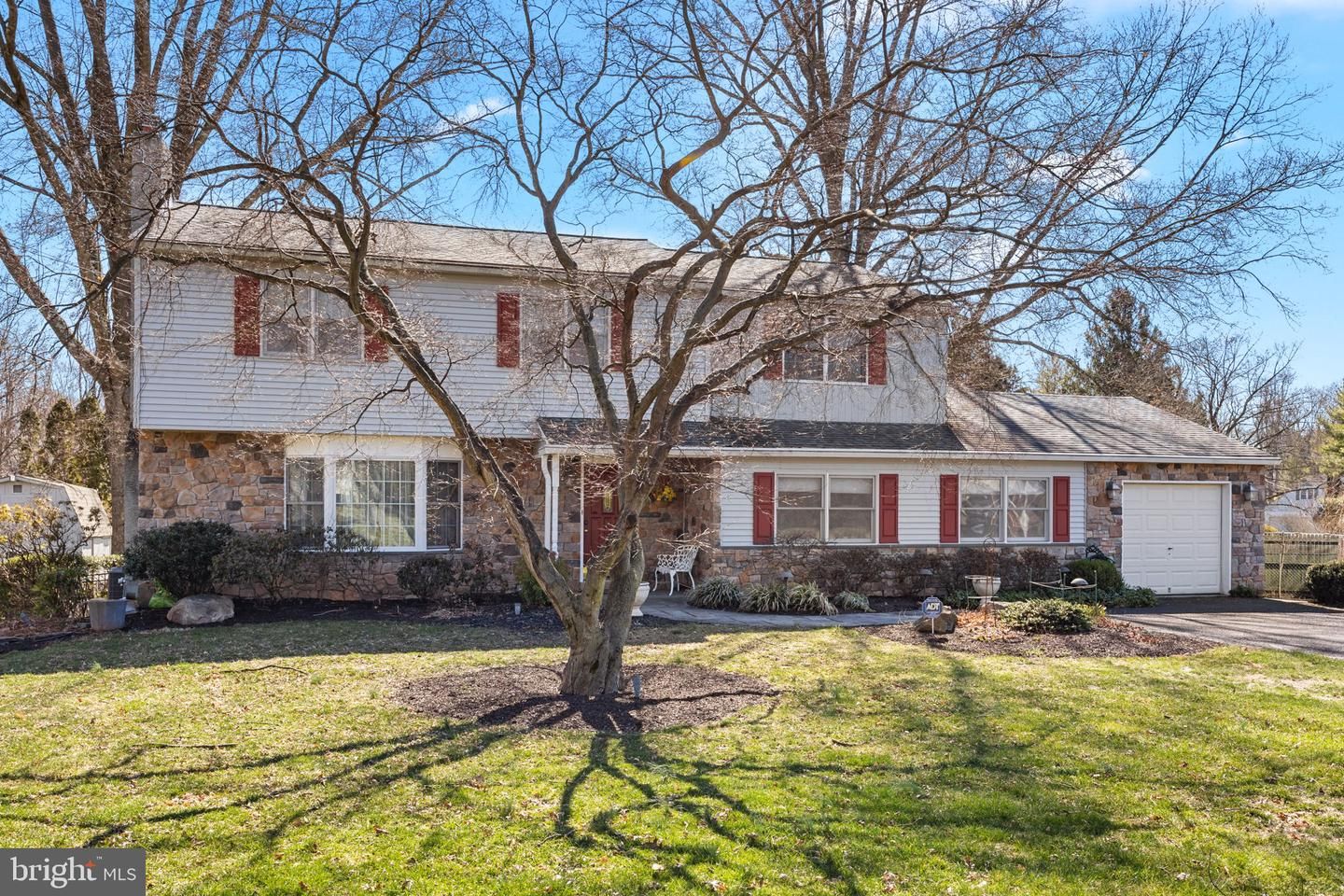 92 Bluebird Road