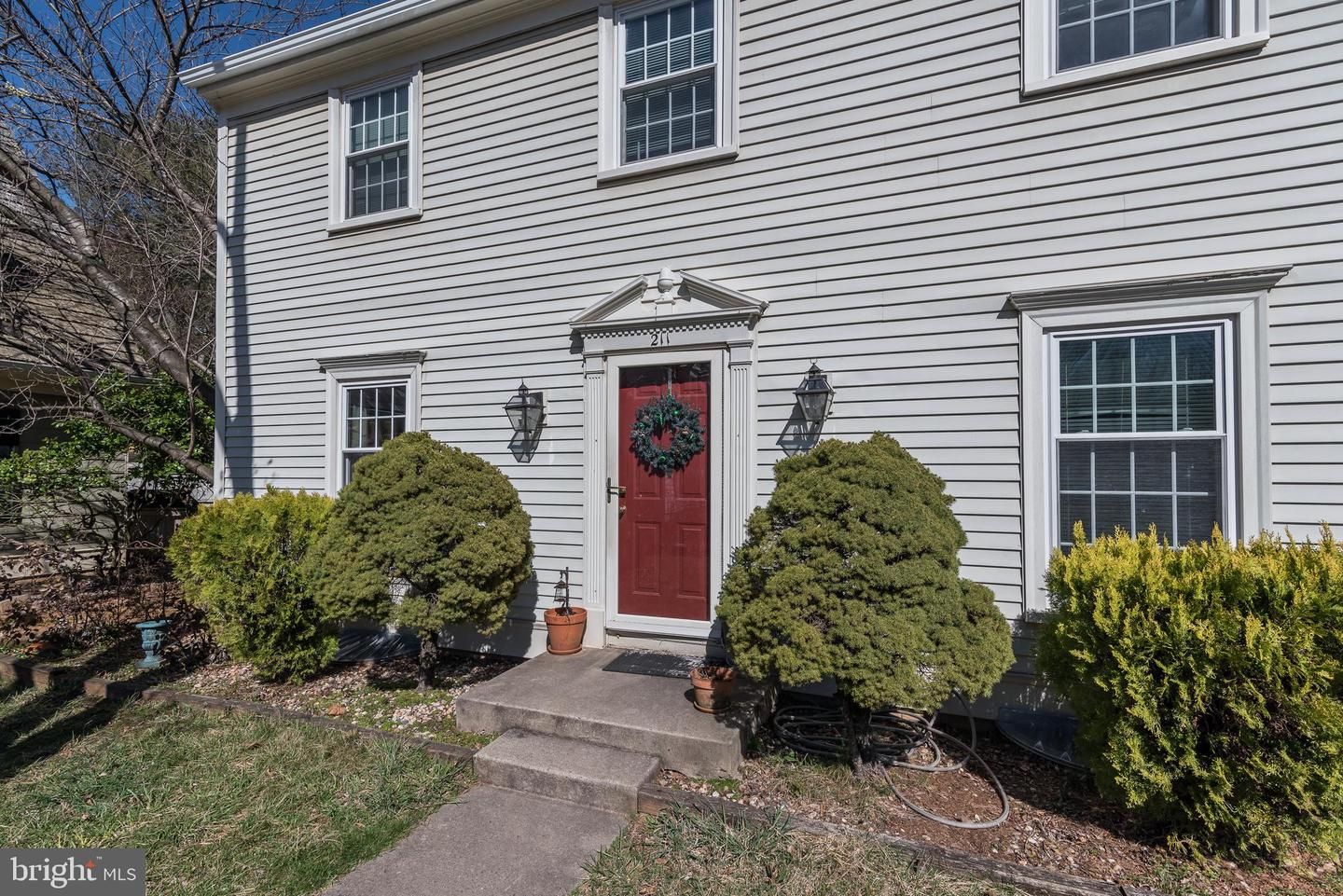 211 Meadowgate Terrace