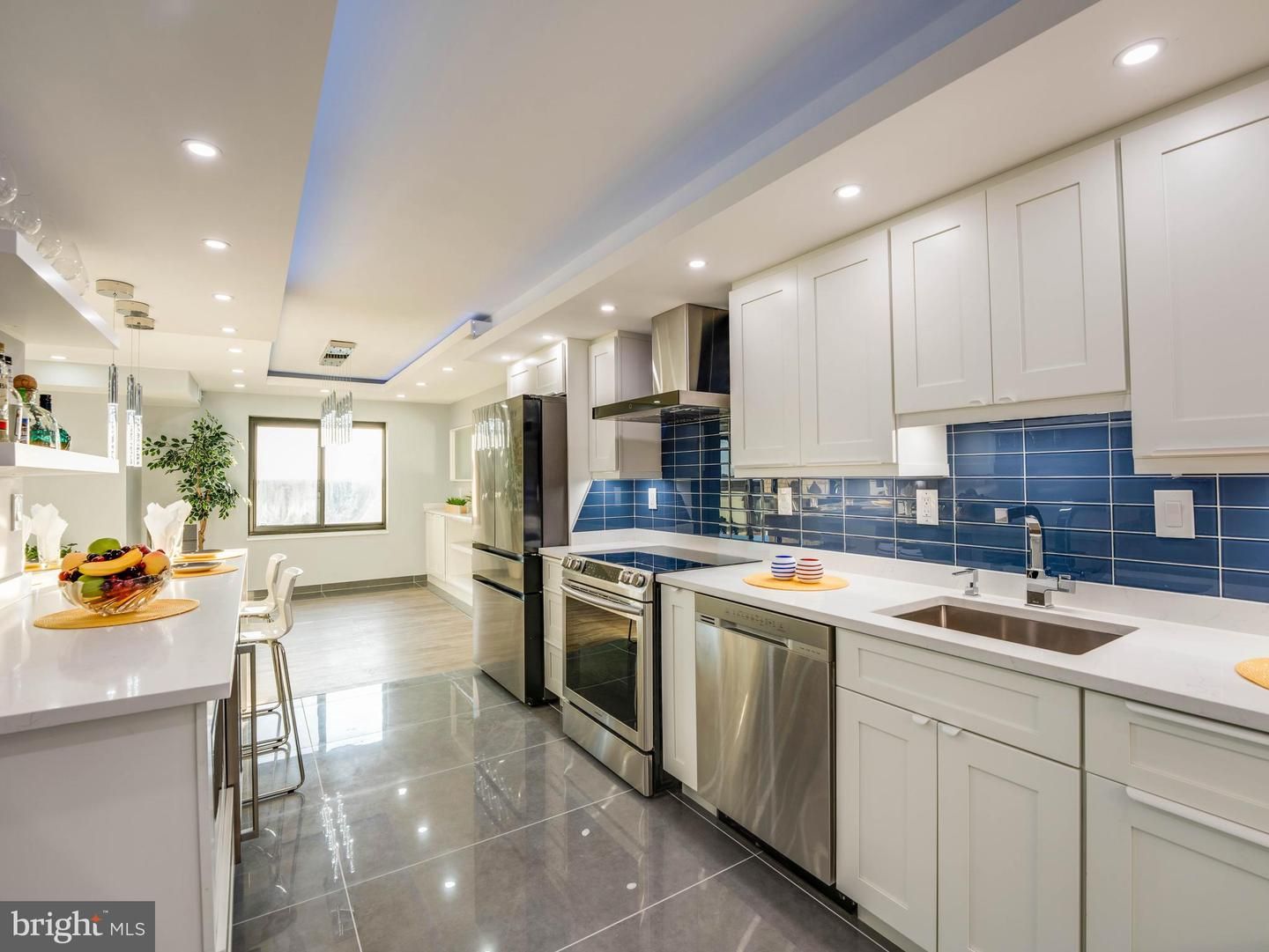 307 Yoakum Parkway 1210