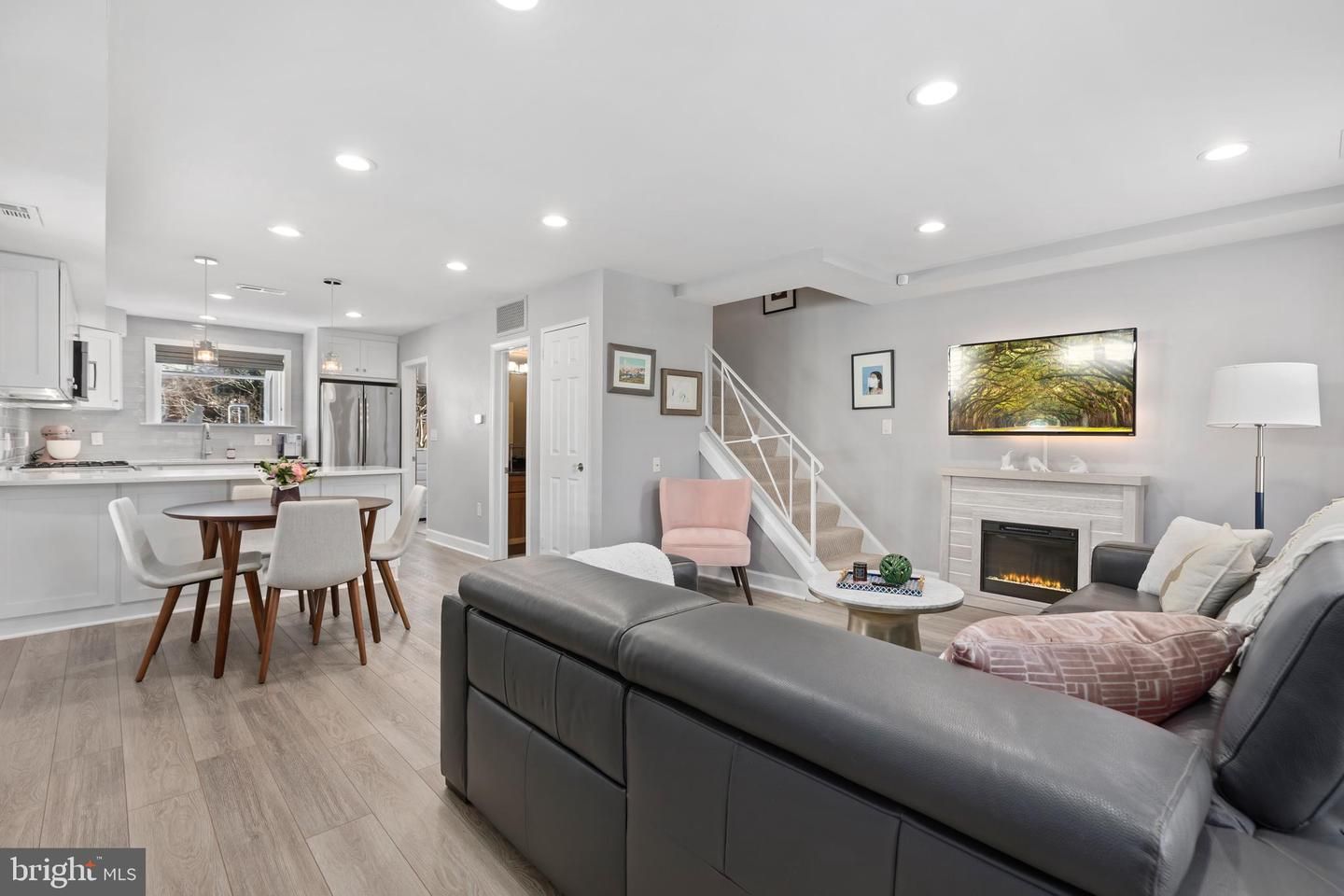 3749 Ingalls Avenue