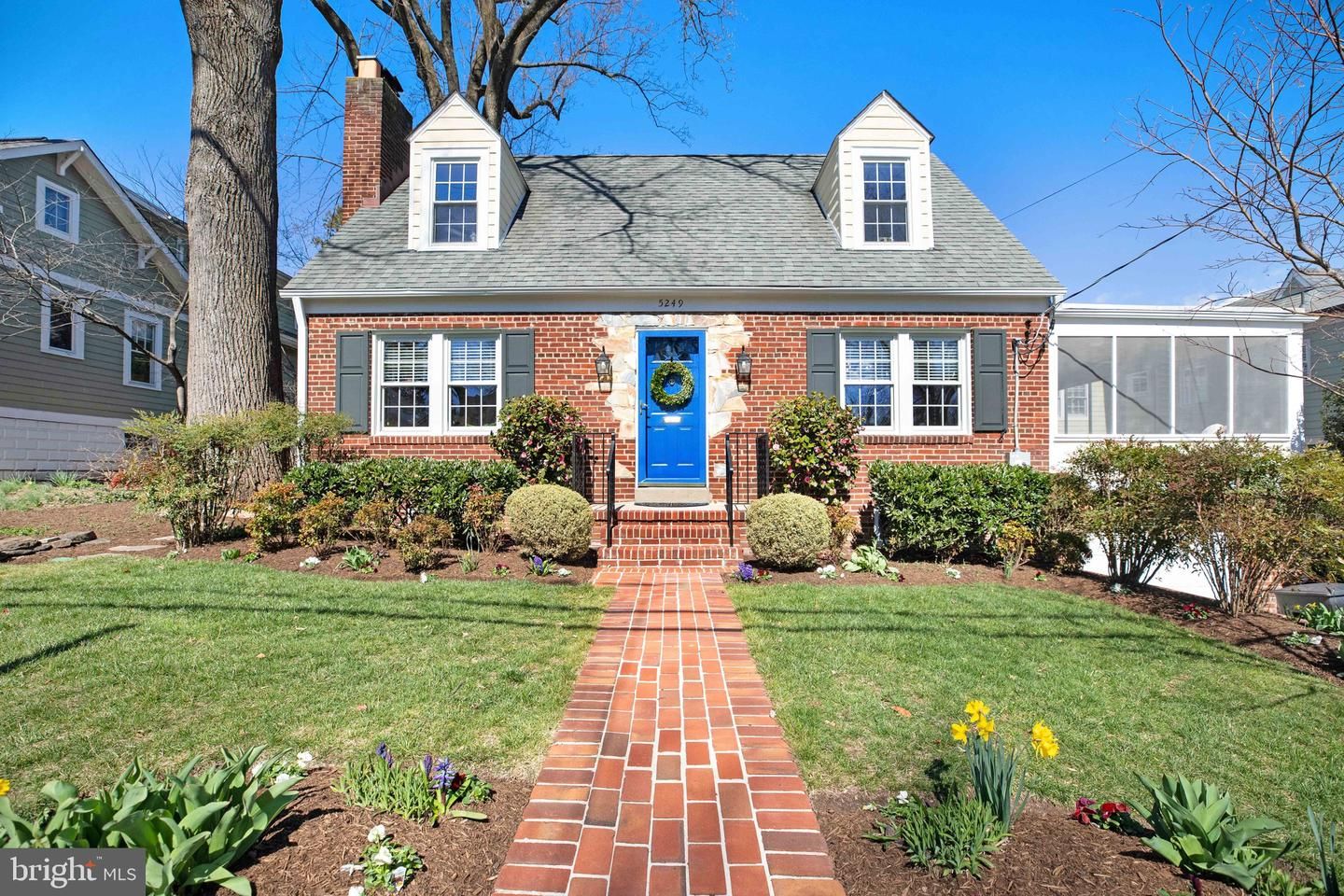 5249 26th Street N