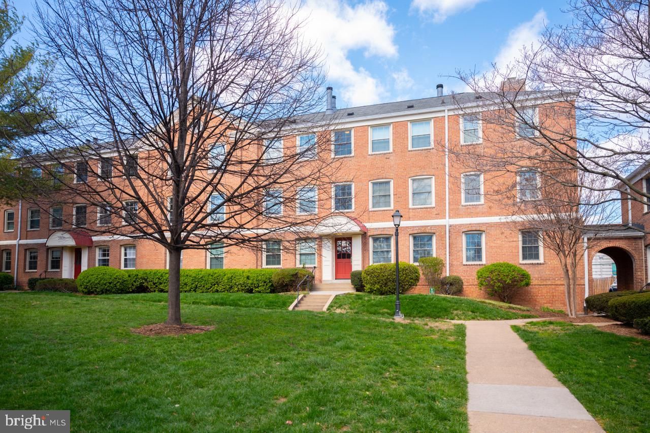 2805 Arlington Boulevard 102