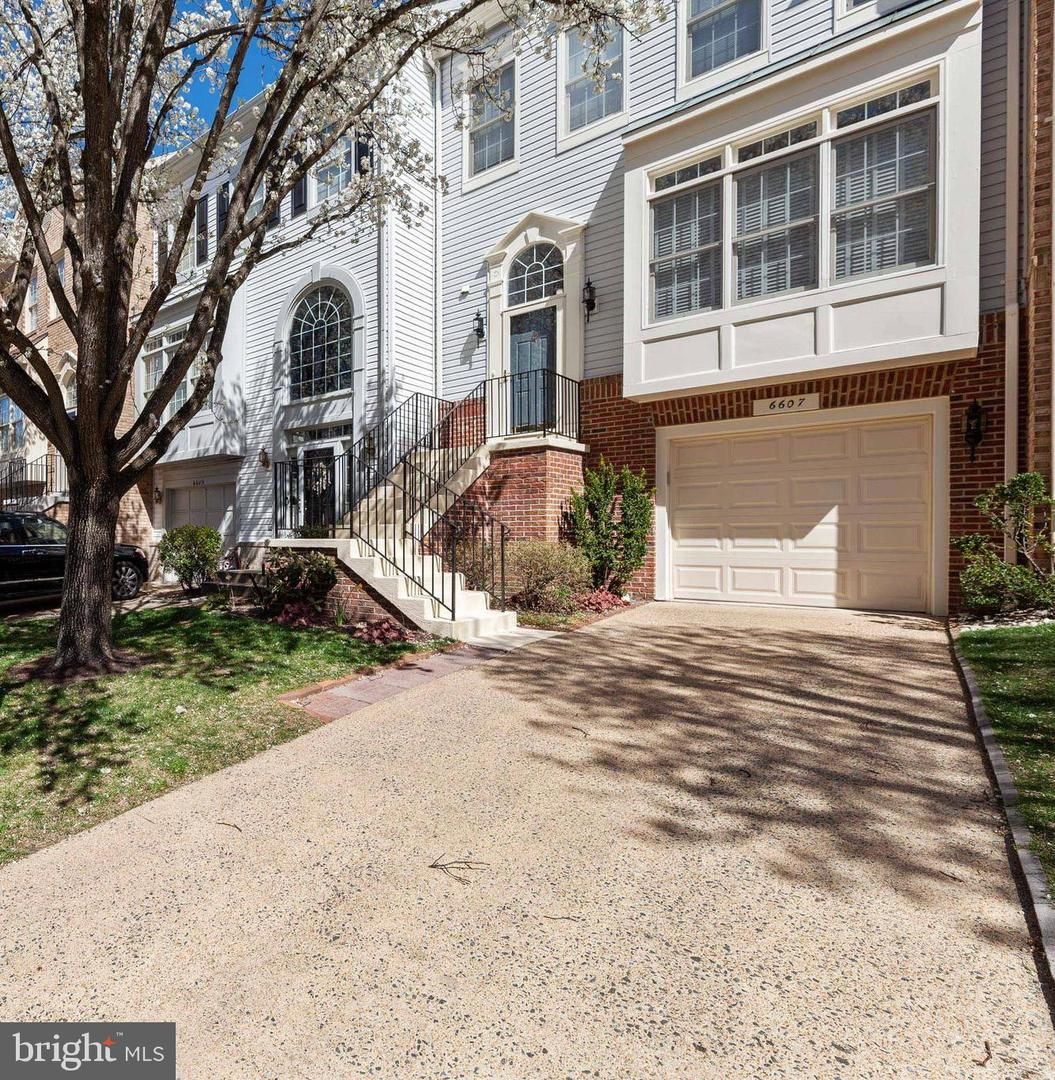 6607 Dunwich Way