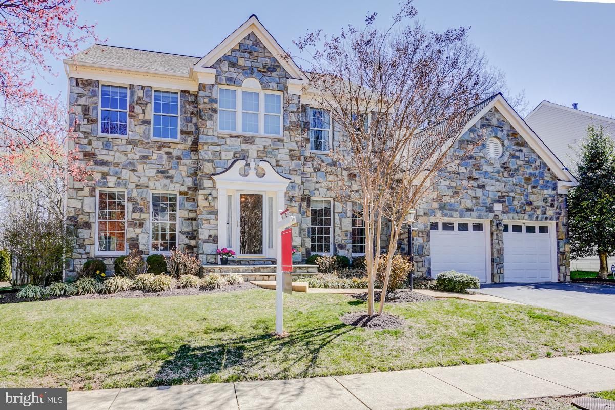 12721 Fox Woods Drive