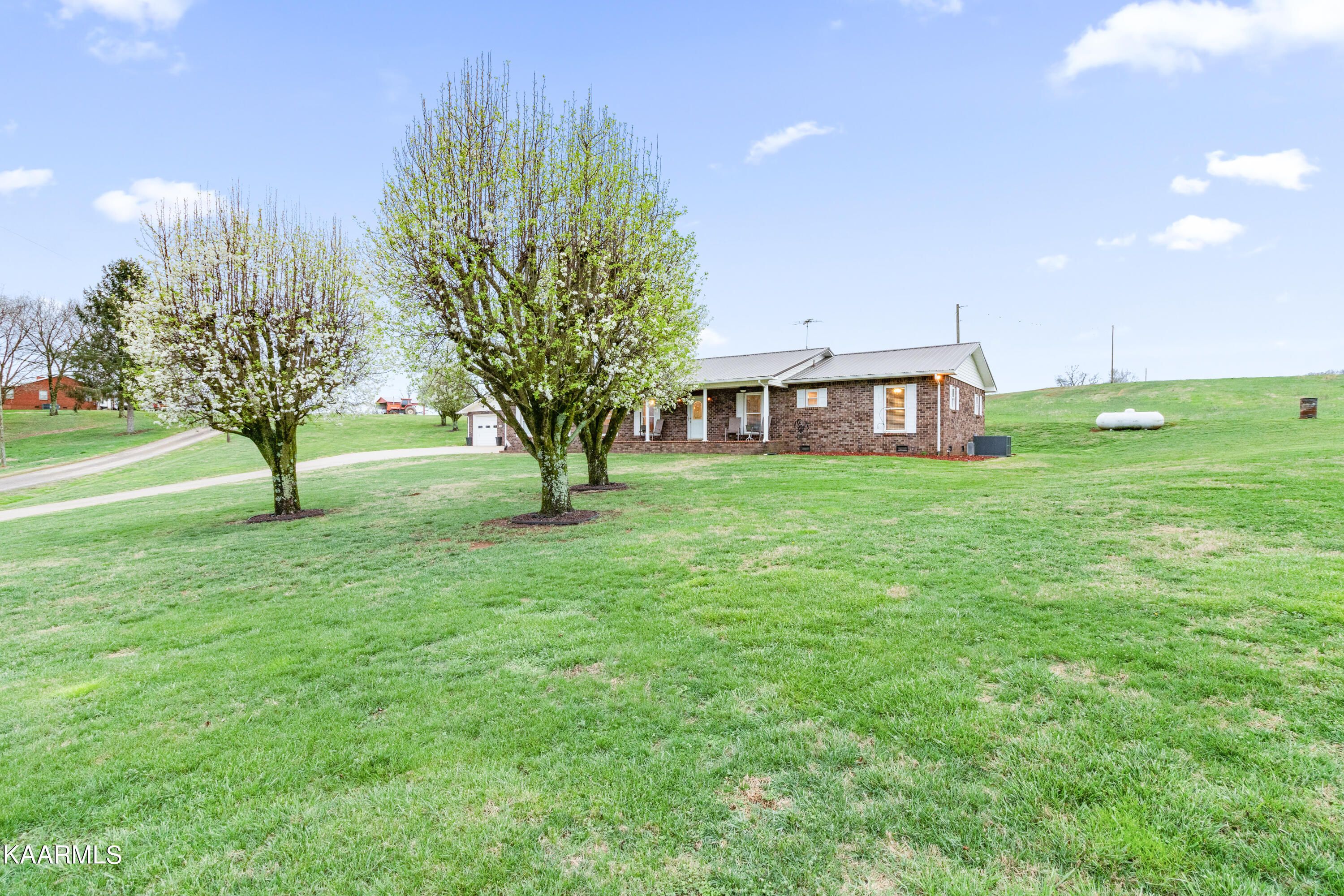 851 Oakland Rd