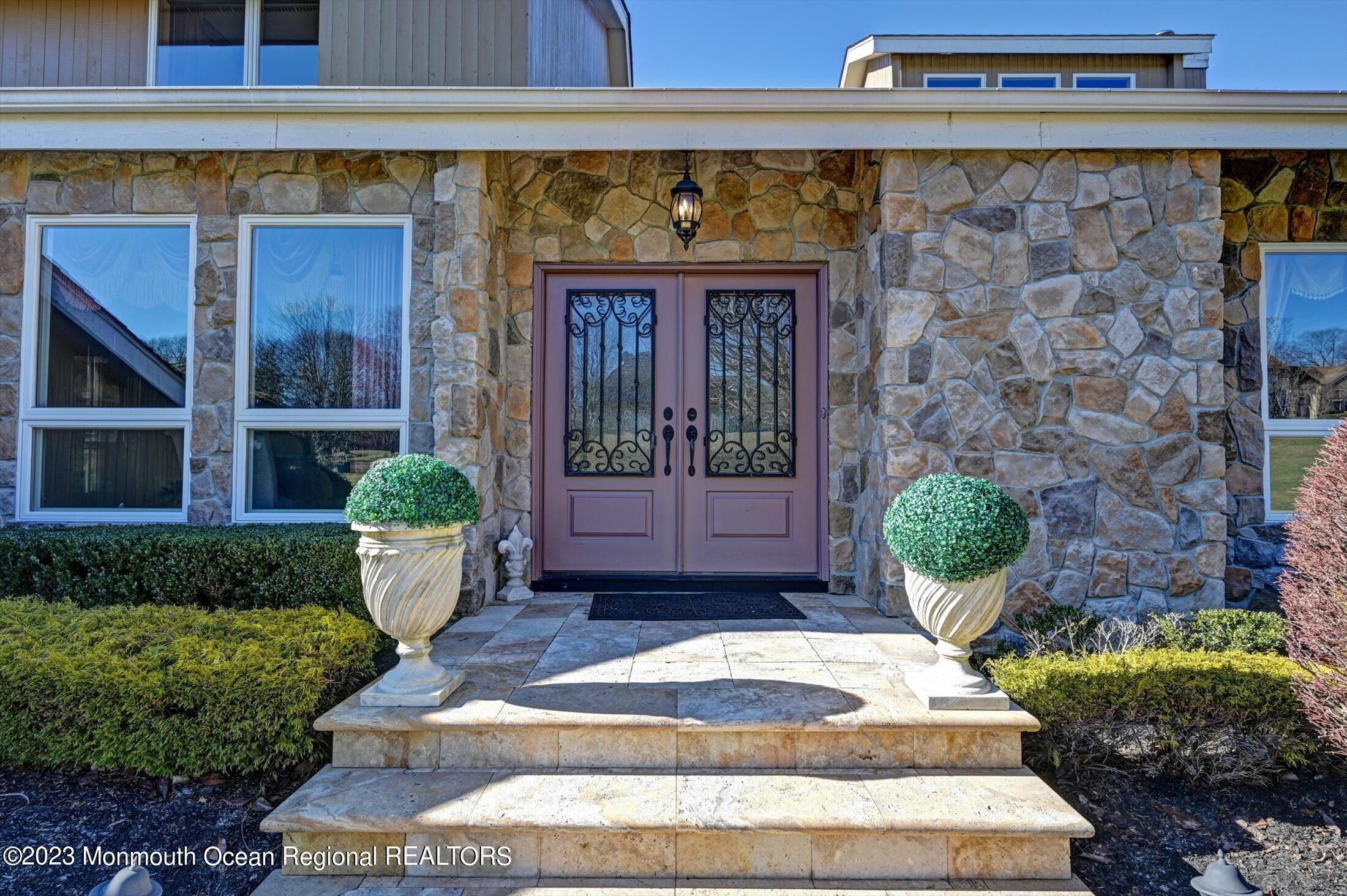 21 Highland Ridge Road