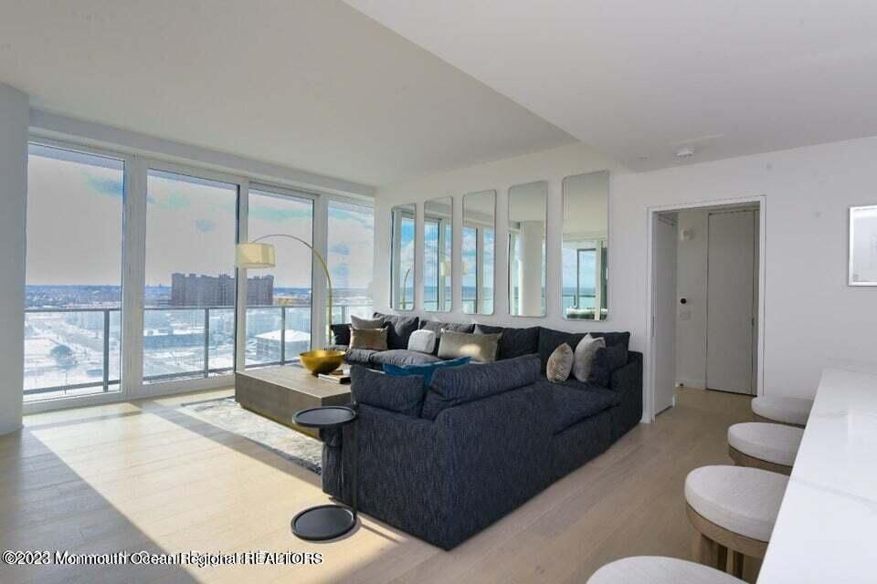 1101 N Ocean Avenue