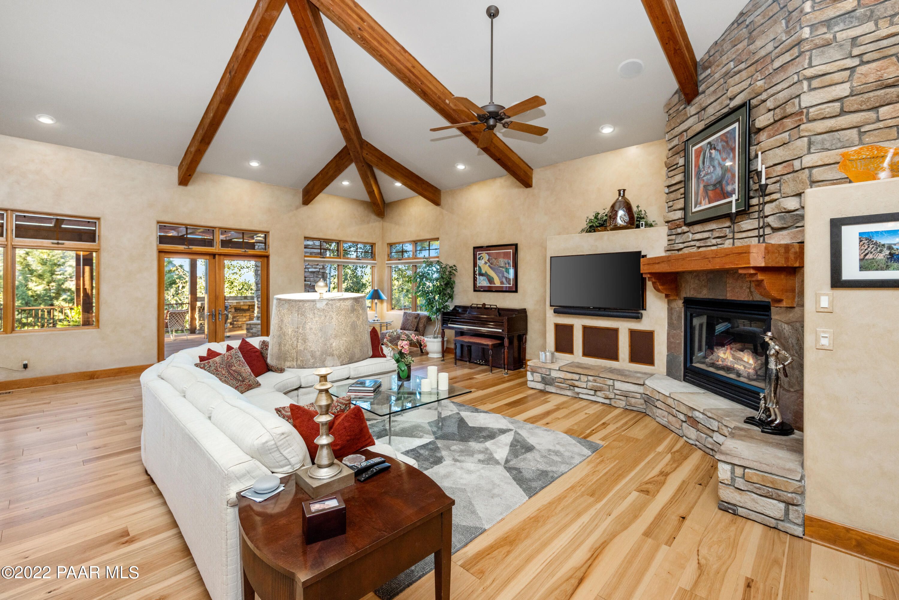608 Woodridge Lane