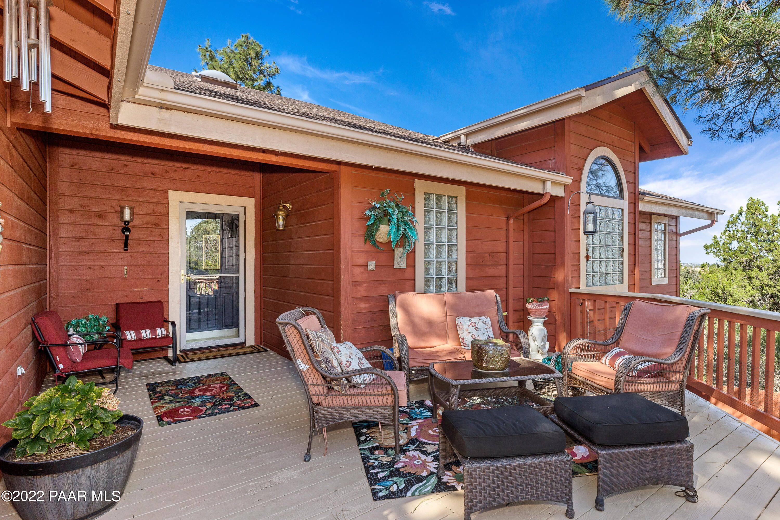 1706 Thunderbird Circle