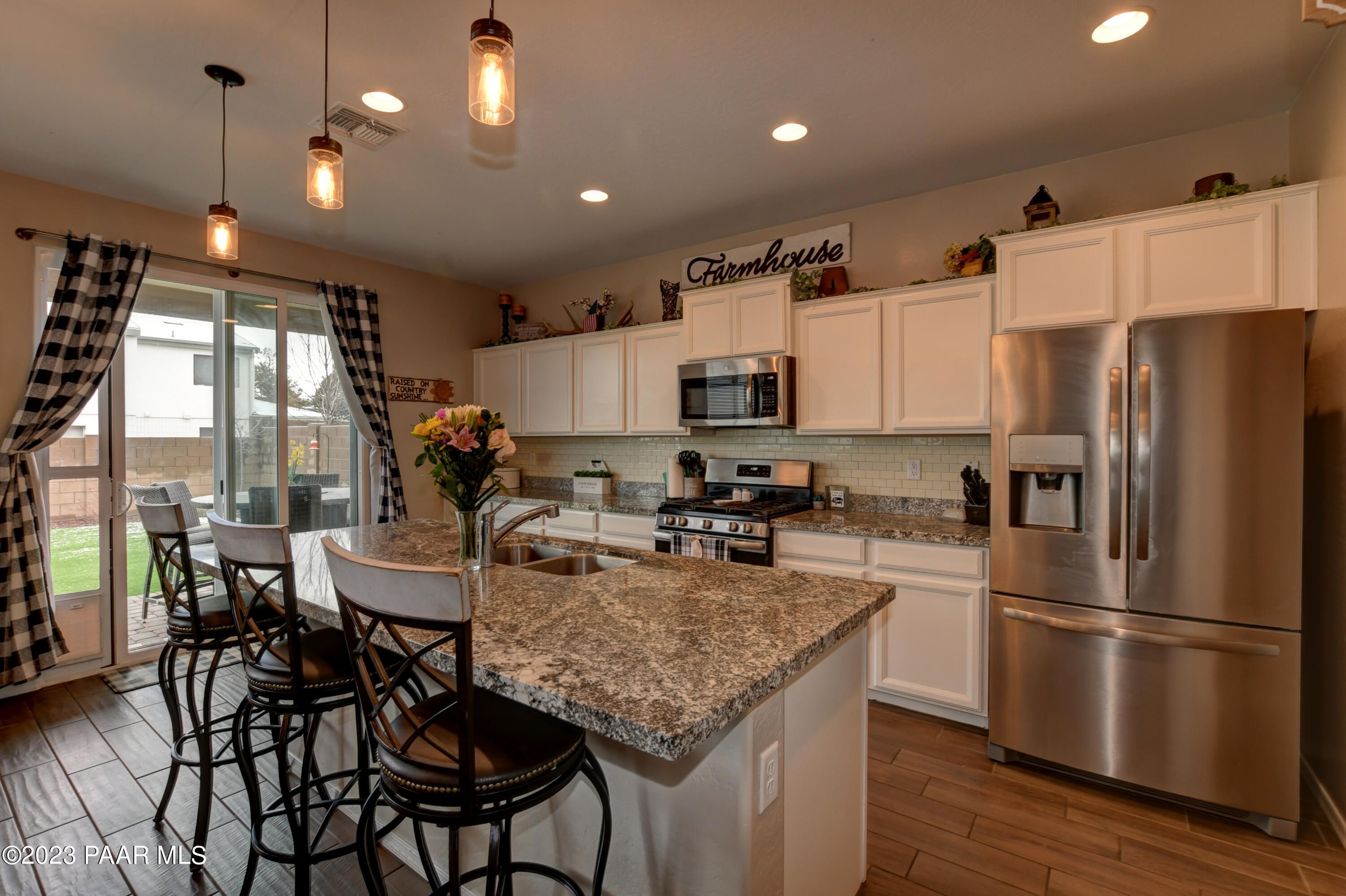 6163 Goldfinch Drive