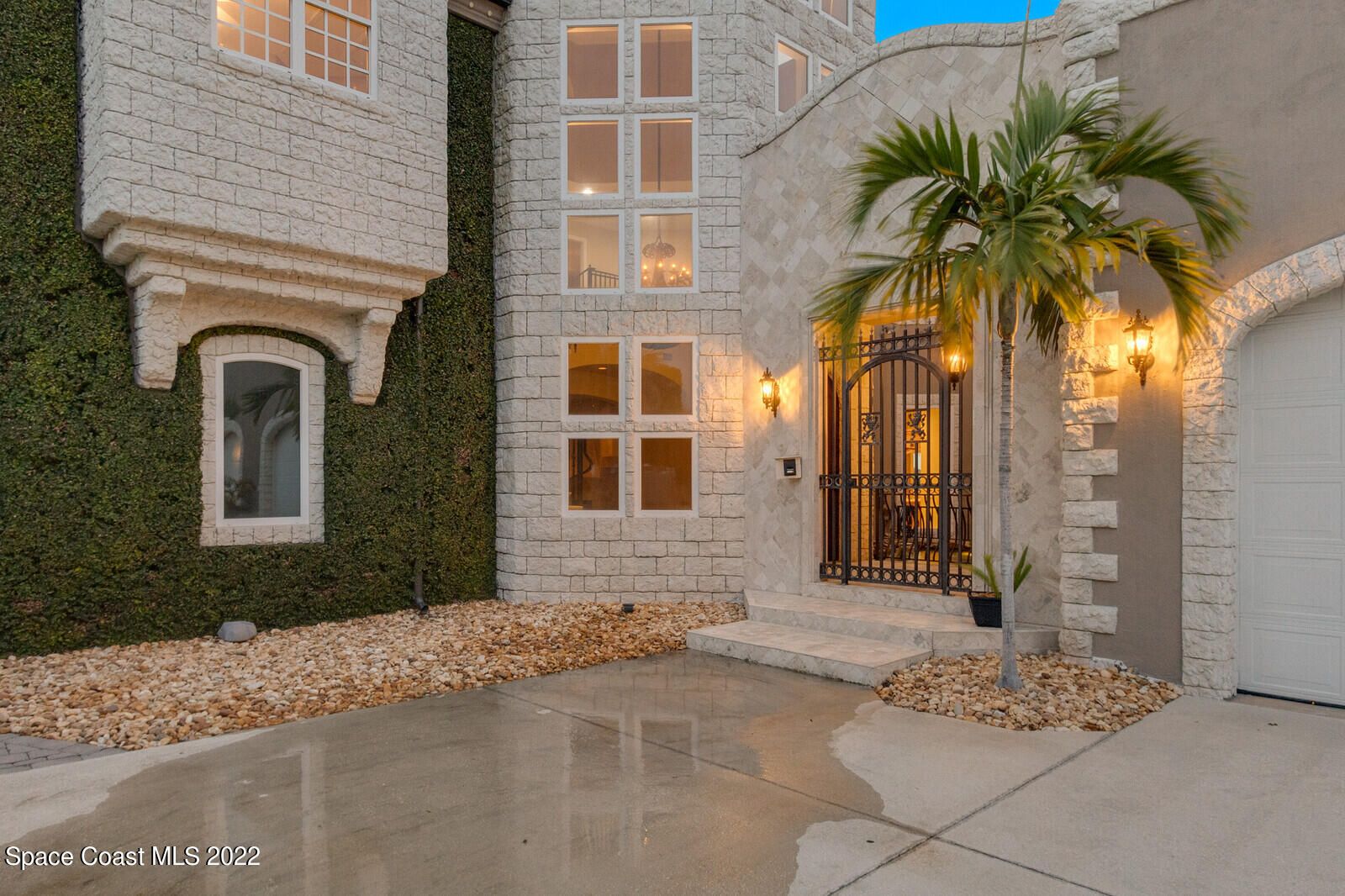 522 Bahama Drive