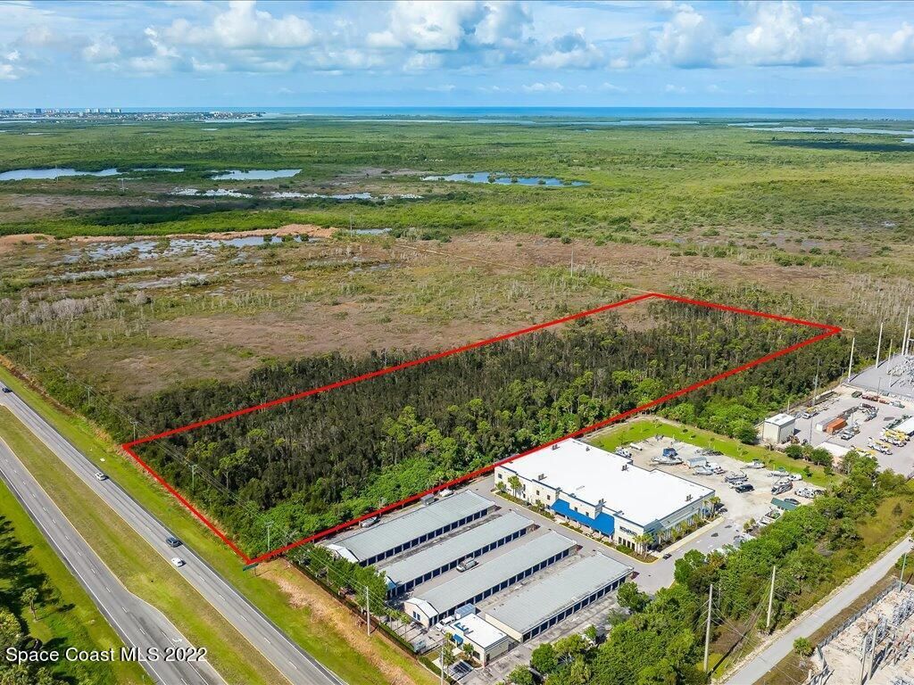 00 Collier Boulevard