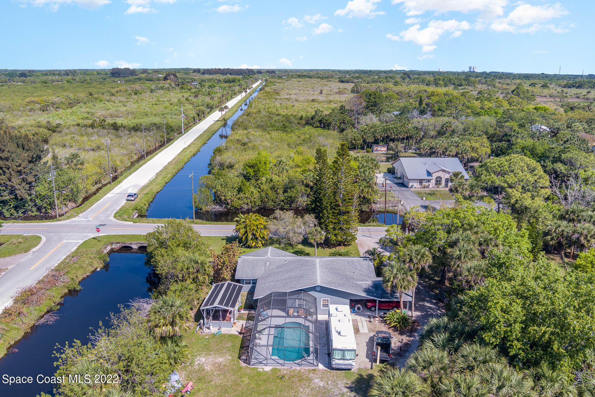 415 E Crisafulli Road