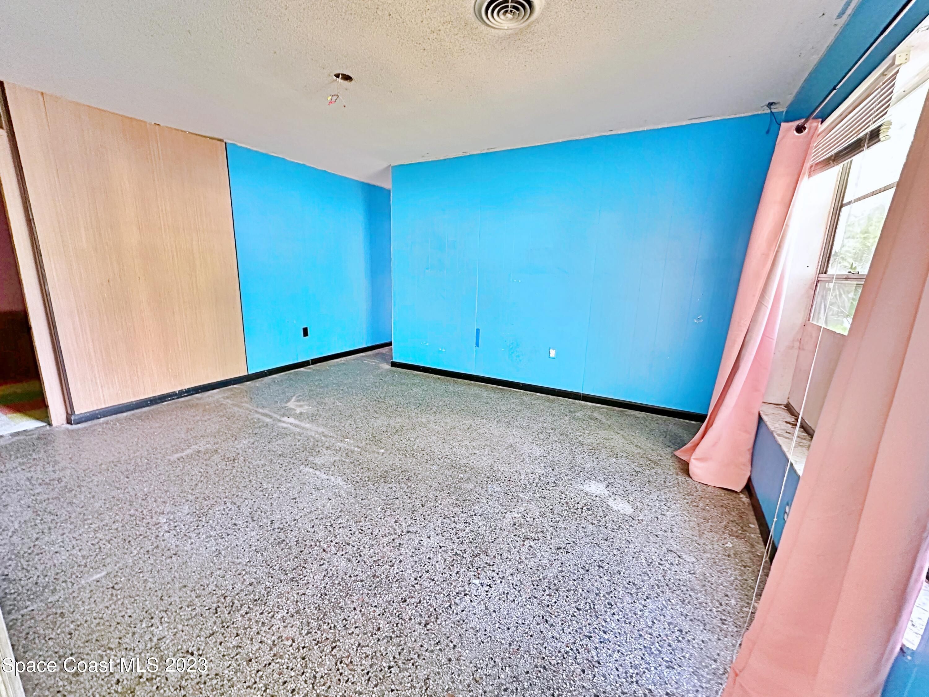 216 Coral Way