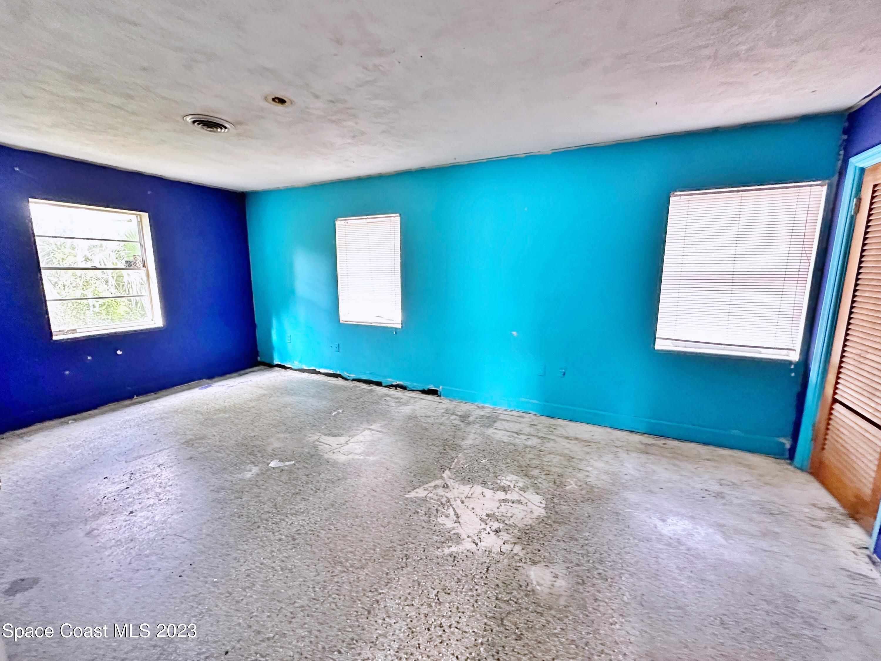 216 Coral Way
