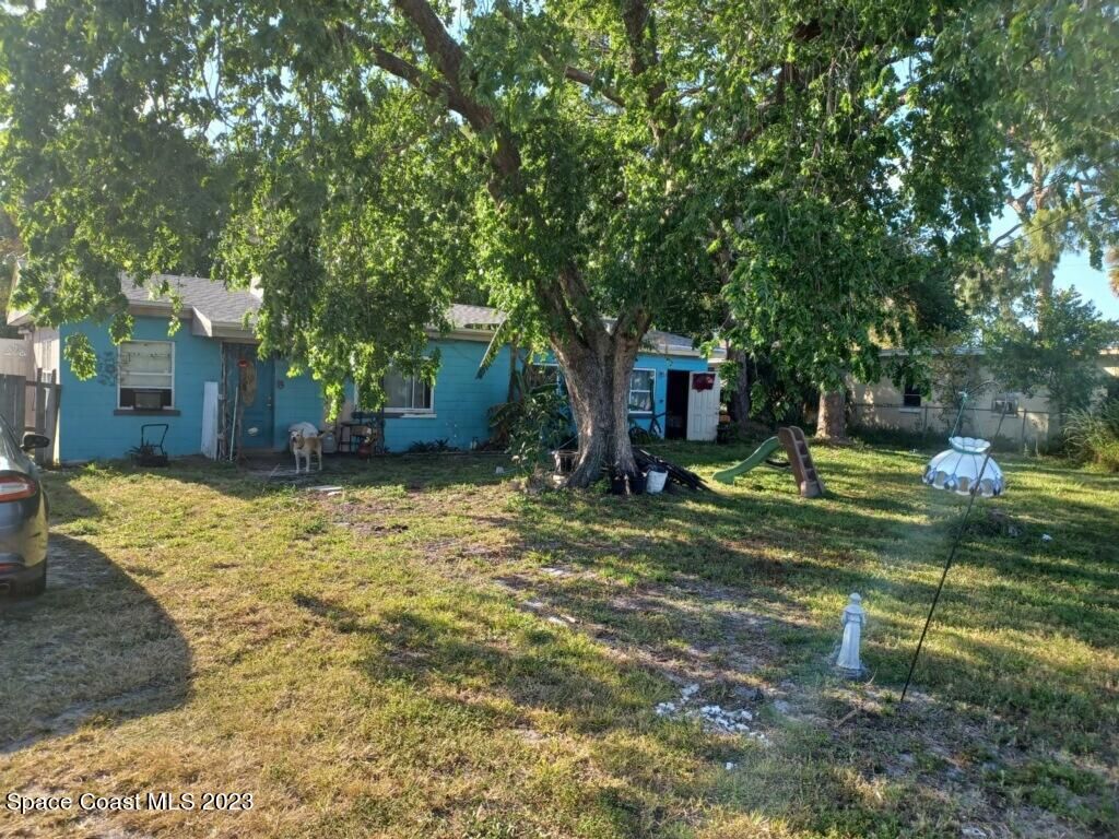 1085 Koch Street