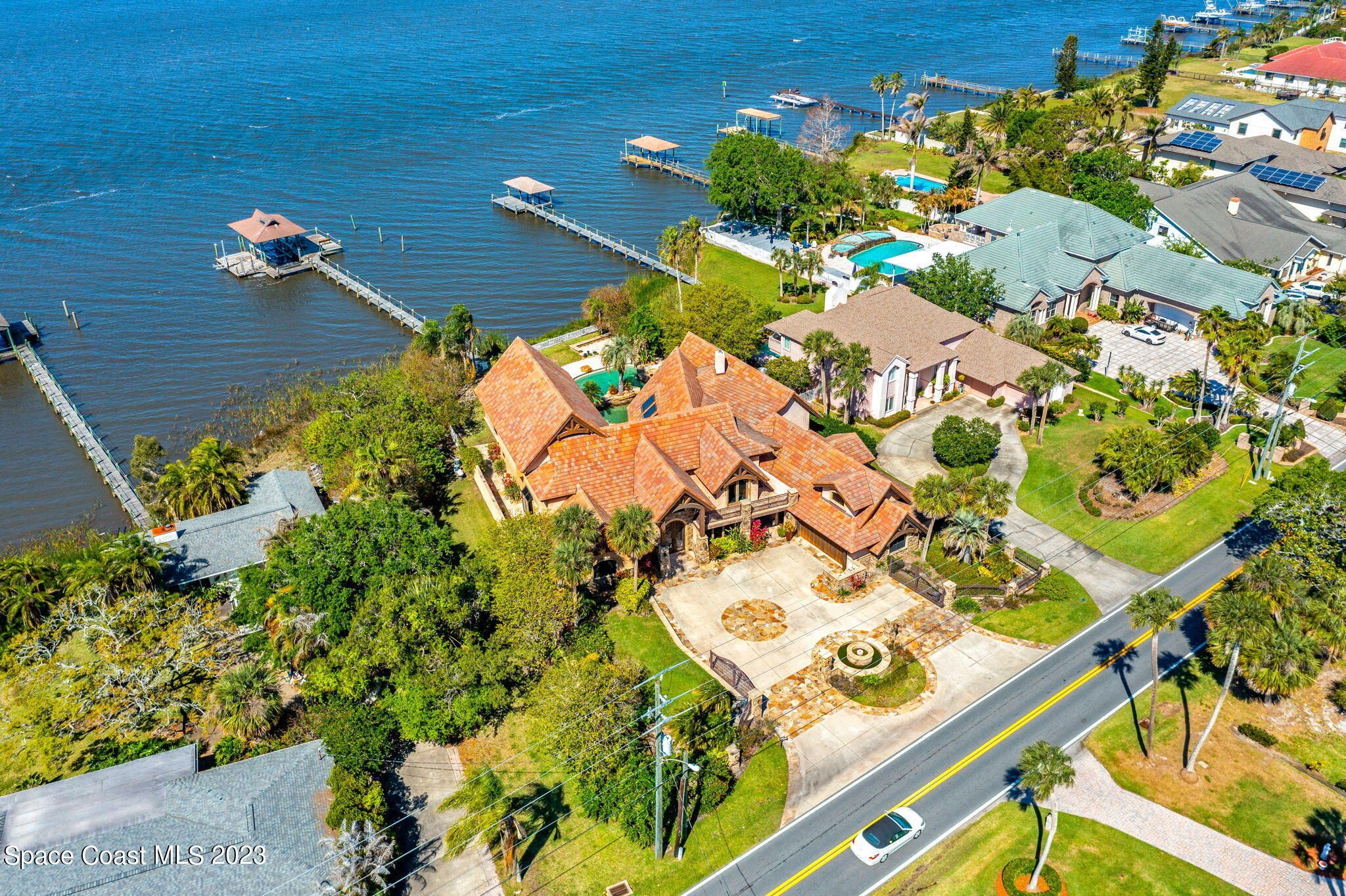 1316 John Anderson Drive