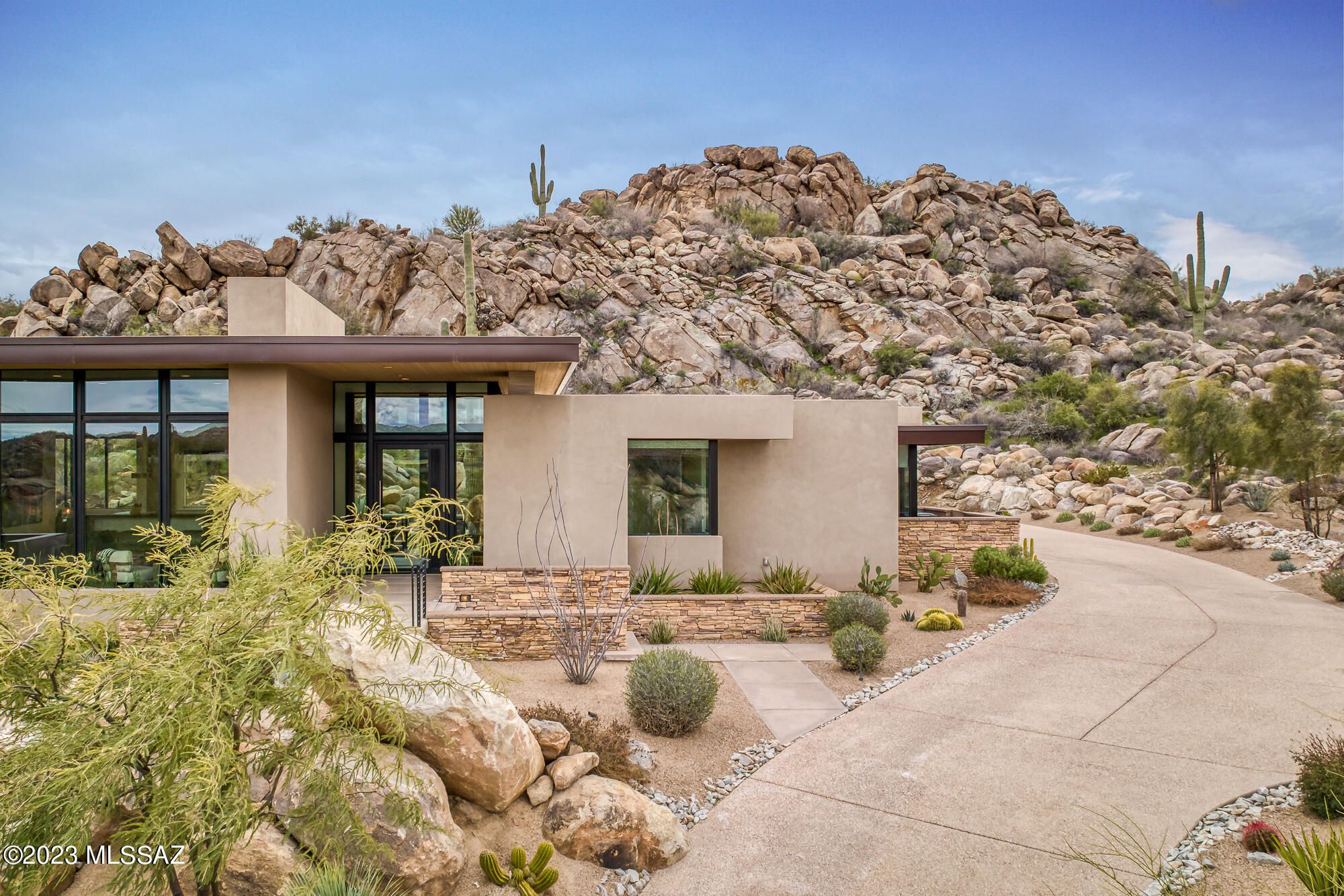 783 W Granite Gorge Drive