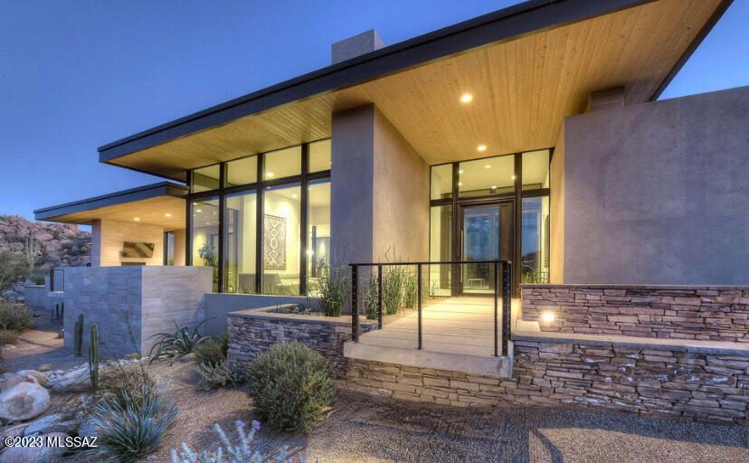 783 W Granite Gorge Drive