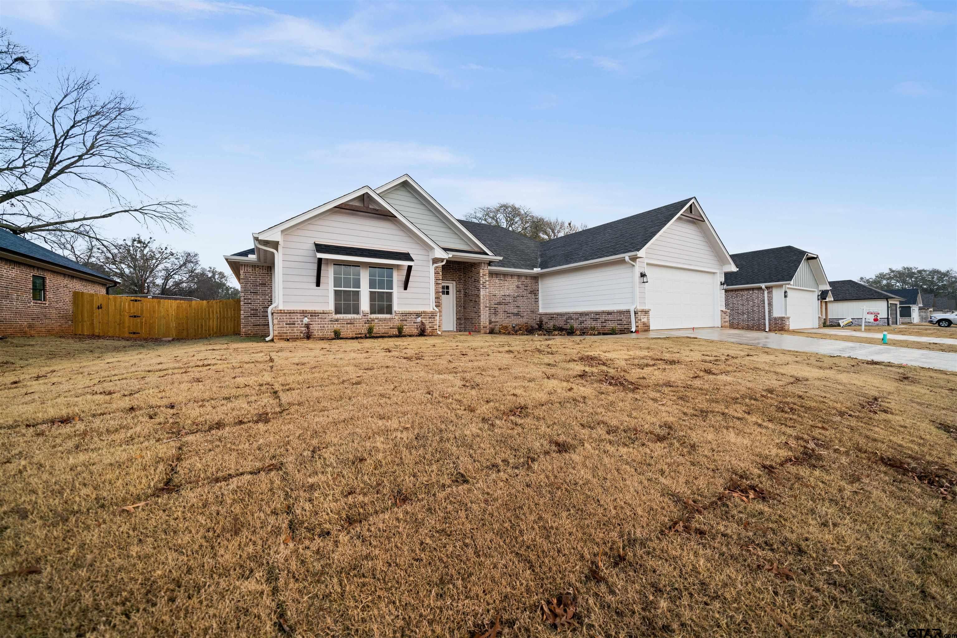 117 Rose Row Ln