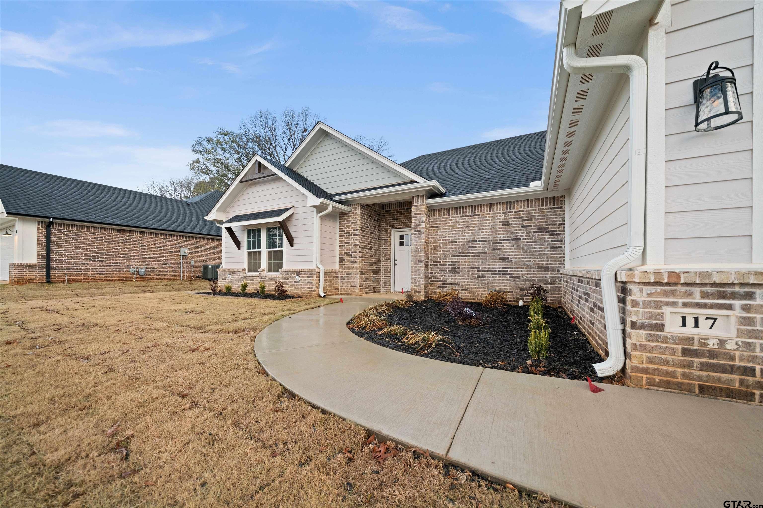 117 Rose Row Ln