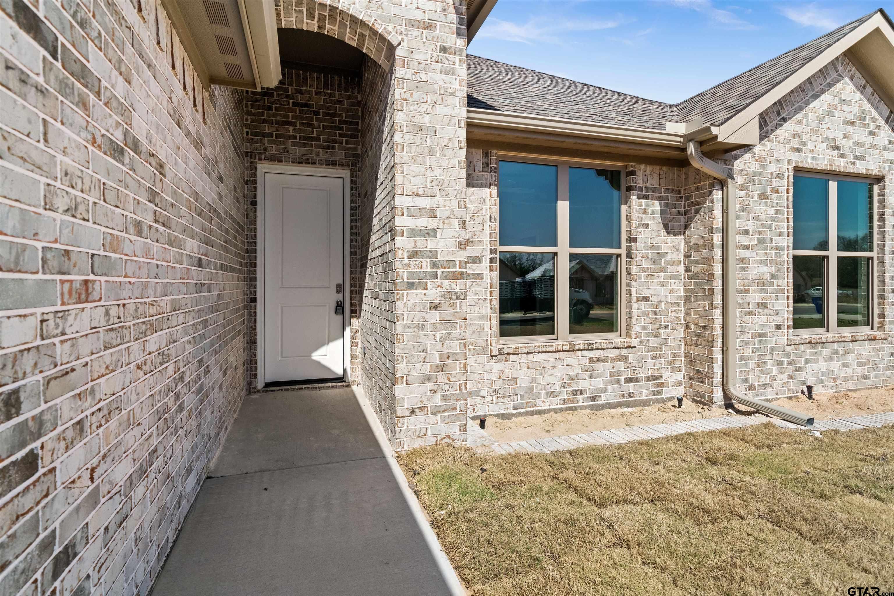 125 Rose Row Ln