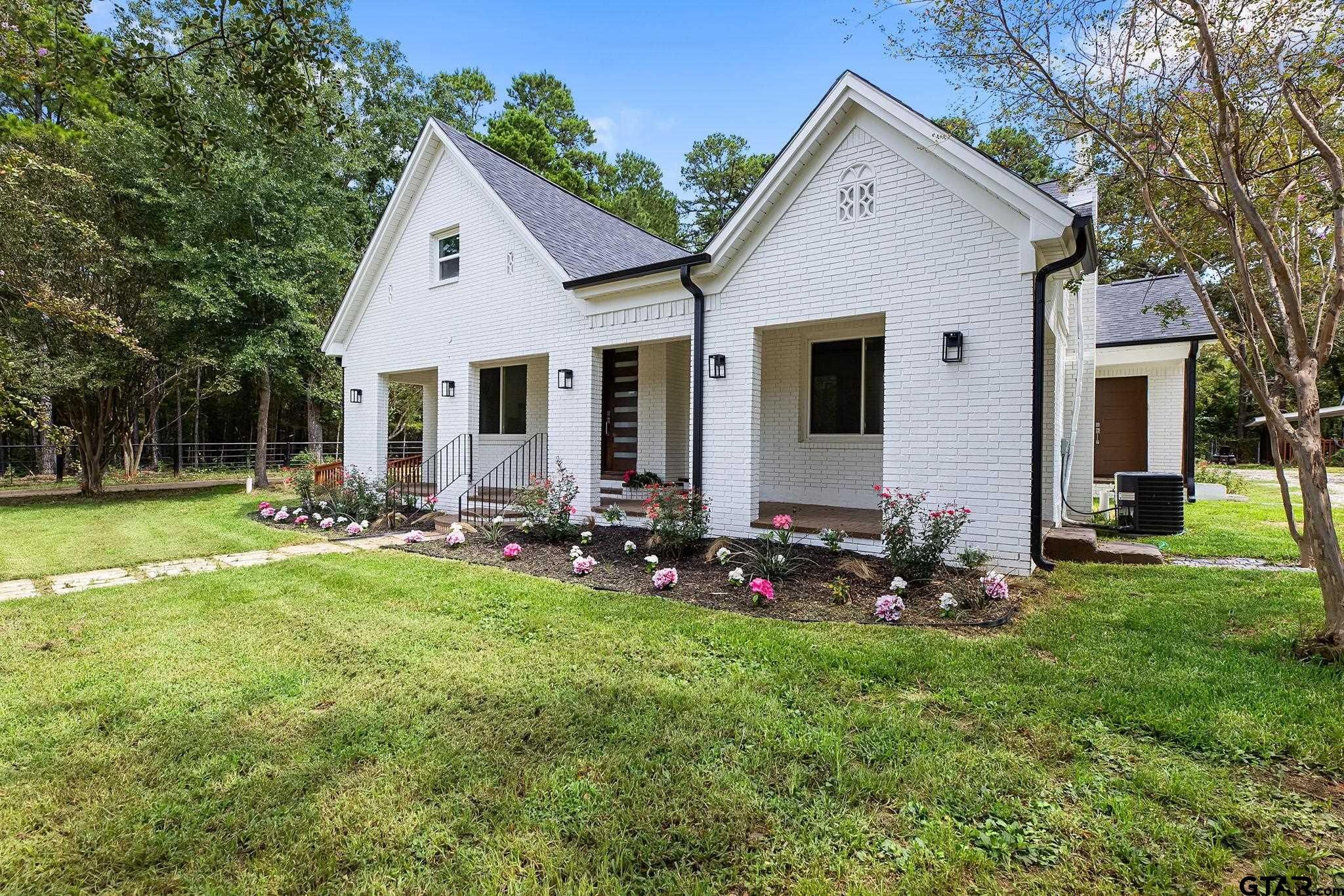 19762 HWY 271 (2 HOMES)