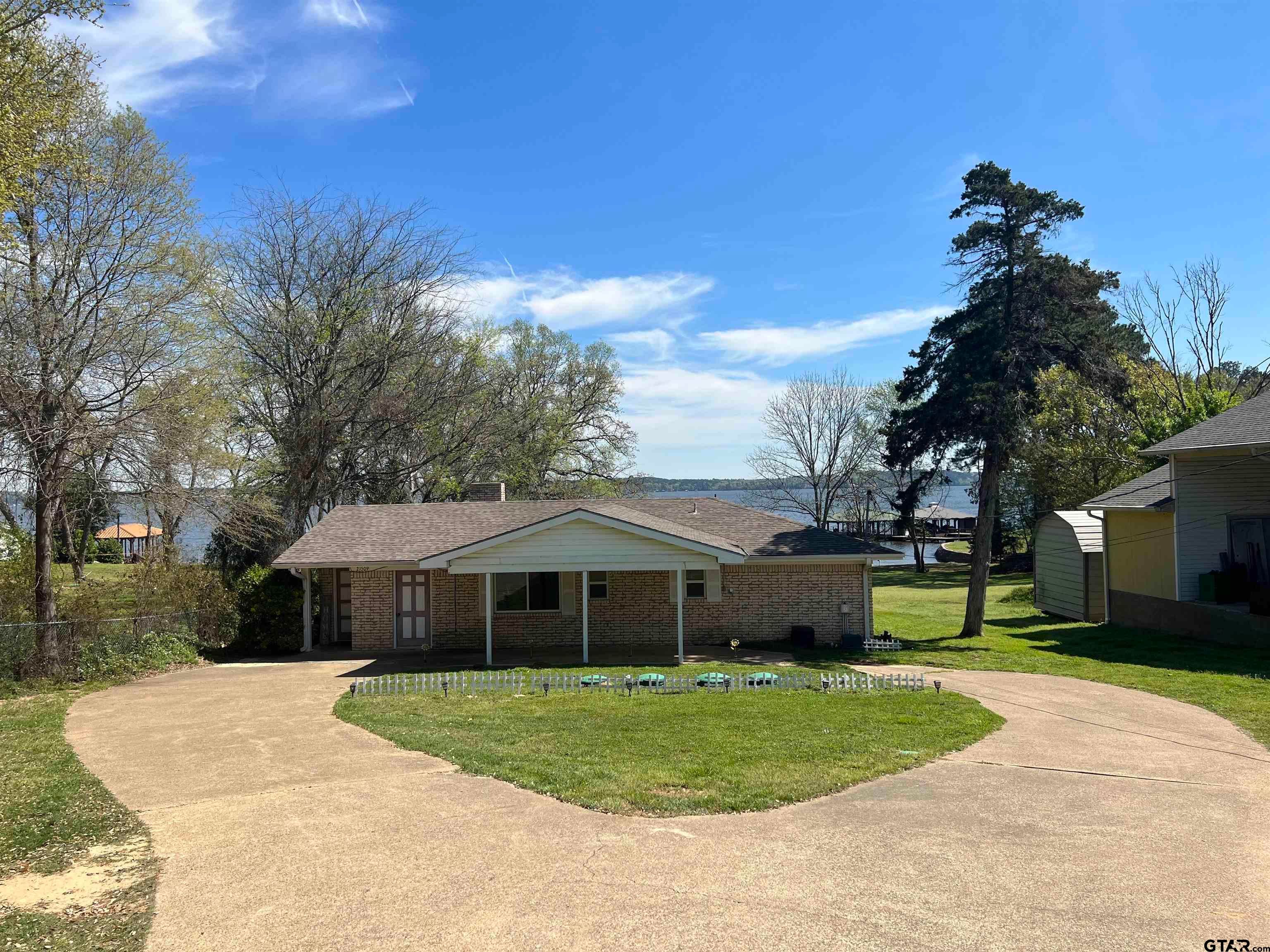 21509 Waterfront Dr