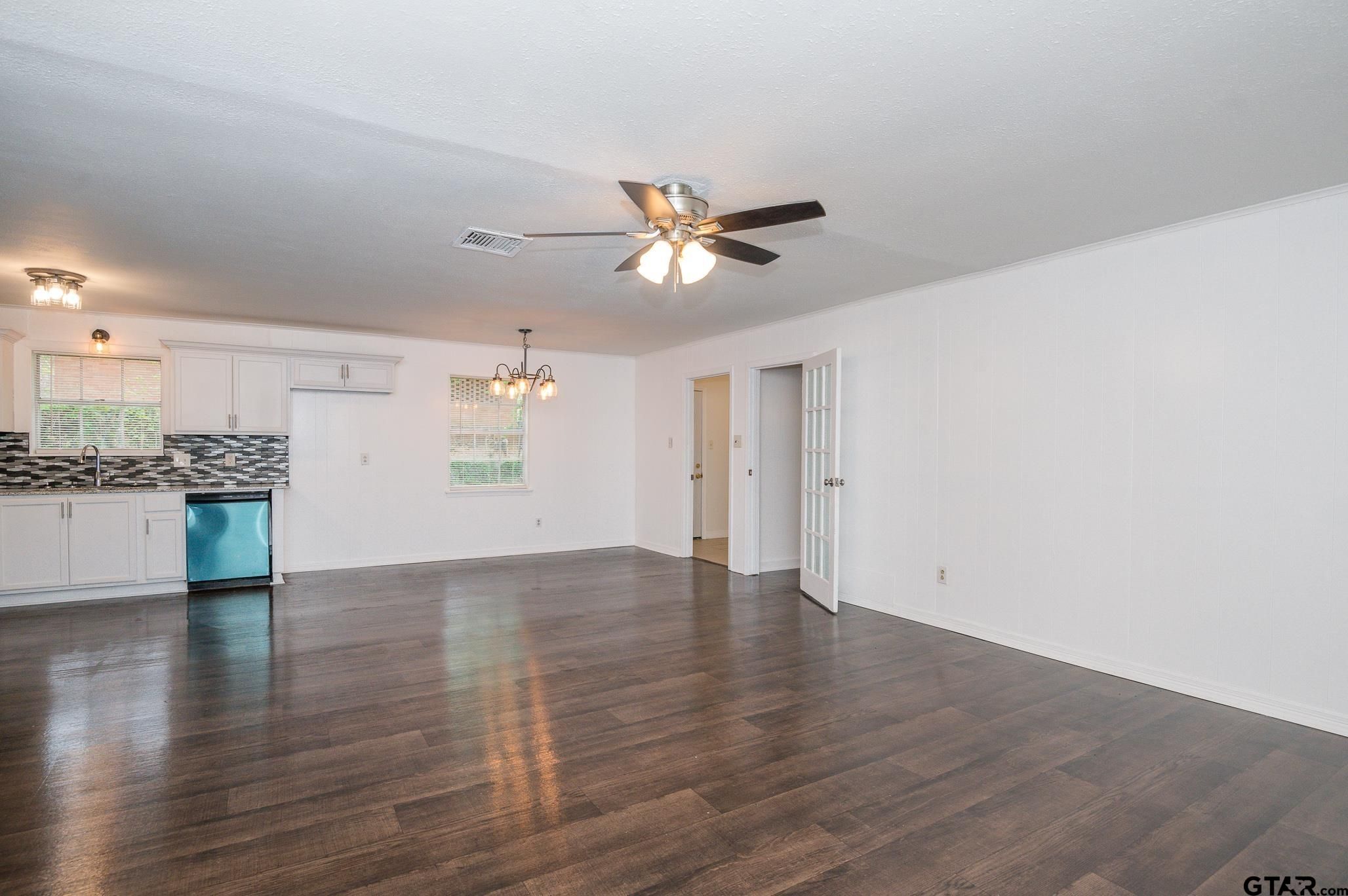 3612 W Elms