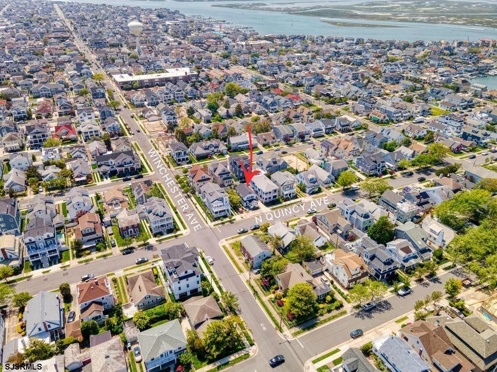 102 N Quincy Ave