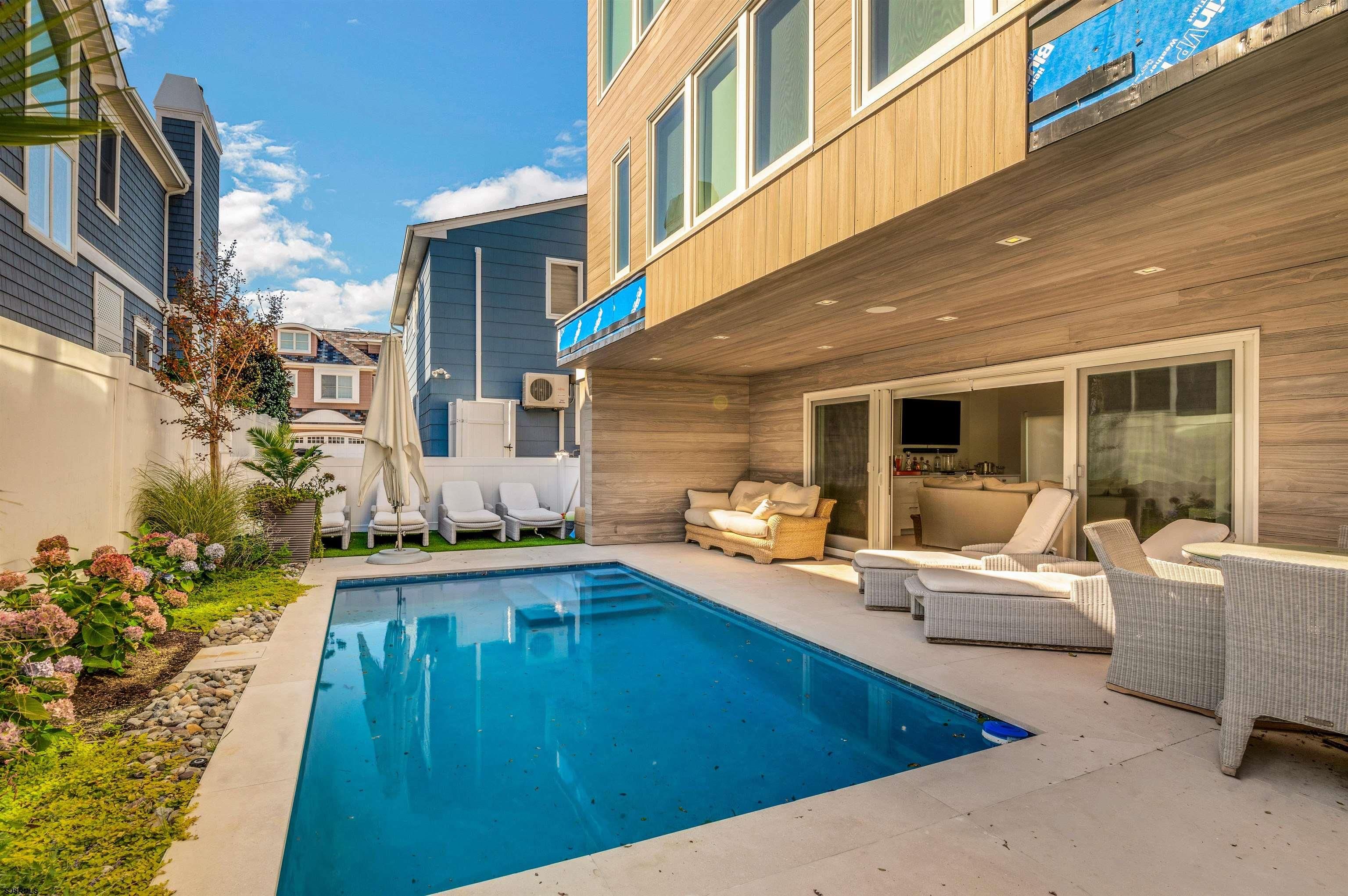 1102 Atlantic Ave