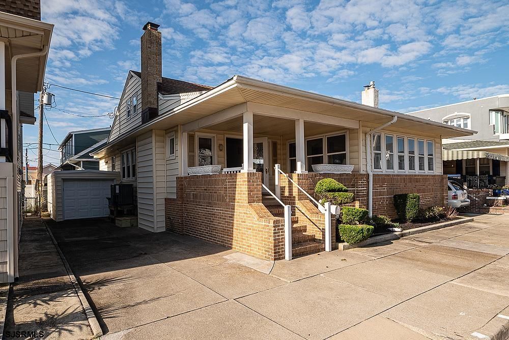 104 S Stratford Ave